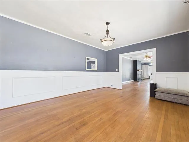 Single Family Residence For Sale in Wichita County , 1305 Buchanan Street, Wichita Falls, Texas 76309, 3 Bedroom, 2 Bathroom, Garage spaces, 2,002 Sqft, built in 1922, mls#21370302, Real Estate Agent in Wichita Falls, Homes For Sale in Wichita county, Homes For Sale in Wichita Falls, Realtor in Wichita Falls Texas, Real Estate Brokerage Independent Realty Texas, Luminita Cordes Realtor