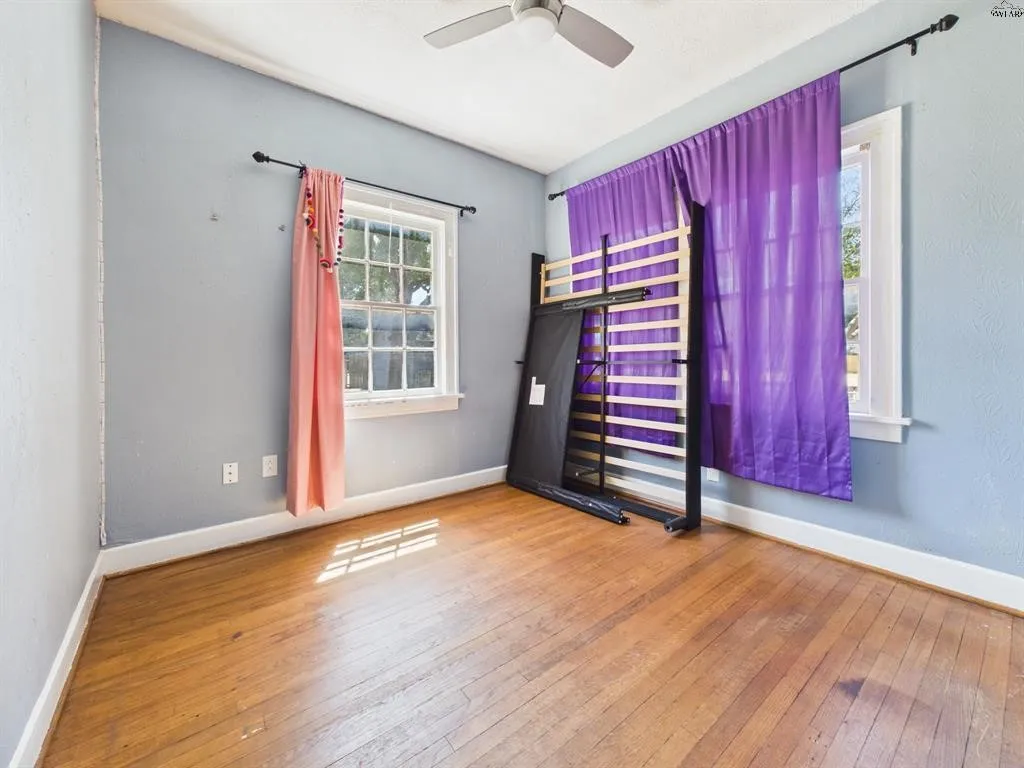 Single Family Residence For Sale in Wichita County , 1305 Buchanan Street, Wichita Falls, Texas 76309, 3 Bedroom, 2 Bathroom, Garage spaces, 2,002 Sqft, built in 1922, mls#21370302, Real Estate Agent in Wichita Falls, Homes For Sale in Wichita county, Homes For Sale in Wichita Falls, Realtor in Wichita Falls Texas, Real Estate Brokerage Independent Realty Texas, Luminita Cordes Realtor
