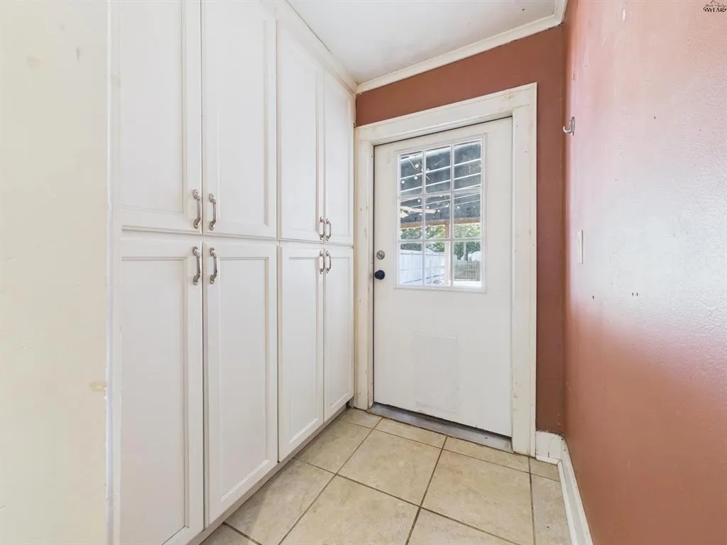 Single Family Residence For Sale in Wichita County , 1305 Buchanan Street, Wichita Falls, Texas 76309, 3 Bedroom, 2 Bathroom, Garage spaces, 2,002 Sqft, built in 1922, mls#21370302, Real Estate Agent in Wichita Falls, Homes For Sale in Wichita county, Homes For Sale in Wichita Falls, Realtor in Wichita Falls Texas, Real Estate Brokerage Independent Realty Texas, Luminita Cordes Realtor