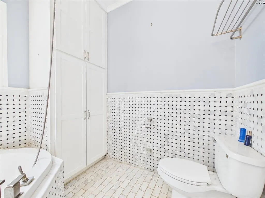 Single Family Residence For Sale in Wichita County , 1305 Buchanan Street, Wichita Falls, Texas 76309, 3 Bedroom, 2 Bathroom, Garage spaces, 2,002 Sqft, built in 1922, mls#21370302, Real Estate Agent in Wichita Falls, Homes For Sale in Wichita county, Homes For Sale in Wichita Falls, Realtor in Wichita Falls Texas, Real Estate Brokerage Independent Realty Texas, Luminita Cordes Realtor