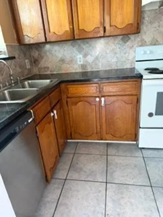 Quadruplex For Rent in Tarrant County , 7608 Chapin Road B, Fort Worth, Texas 76116, 2 Bedroom, 2 Bathroom, Garage spaces, 4,380 Sqft, built in 1984, mls#21370327, Real Estate Agent in Fort Worth, Homes For Rent in Tarrant county, Homes For Rent in Fort Worth, Realtor in Fort Worth Texas, Real Estate Brokerage Independent Realty Texas, Luminita Cordes Realtor