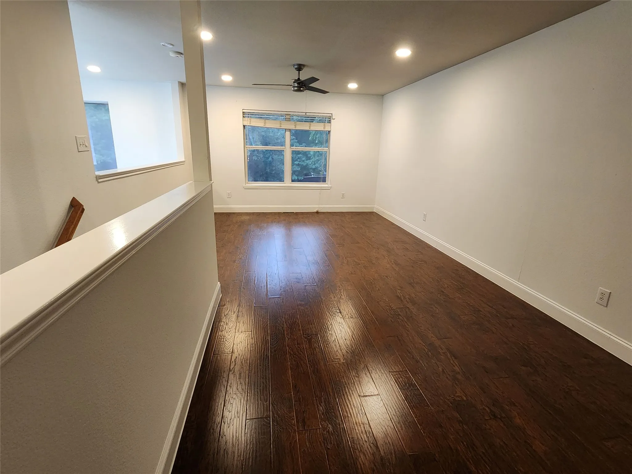 Single Family Residence For Sale in Dallas County , 2973 Saint Andrews Drive, Lewisville, Texas 75067, 3 Bedroom, 3 Bathroom, 2 Garage spaces, 2,050 Sqft, built in 2004, mls#21369363, Real Estate Agent in Lewisville, Homes For Sale in Dallas county, Homes For Sale in Lewisville, Realtor in Lewisville Texas, Real Estate Brokerage Independent Realty Texas, Luminita Cordes Realtor