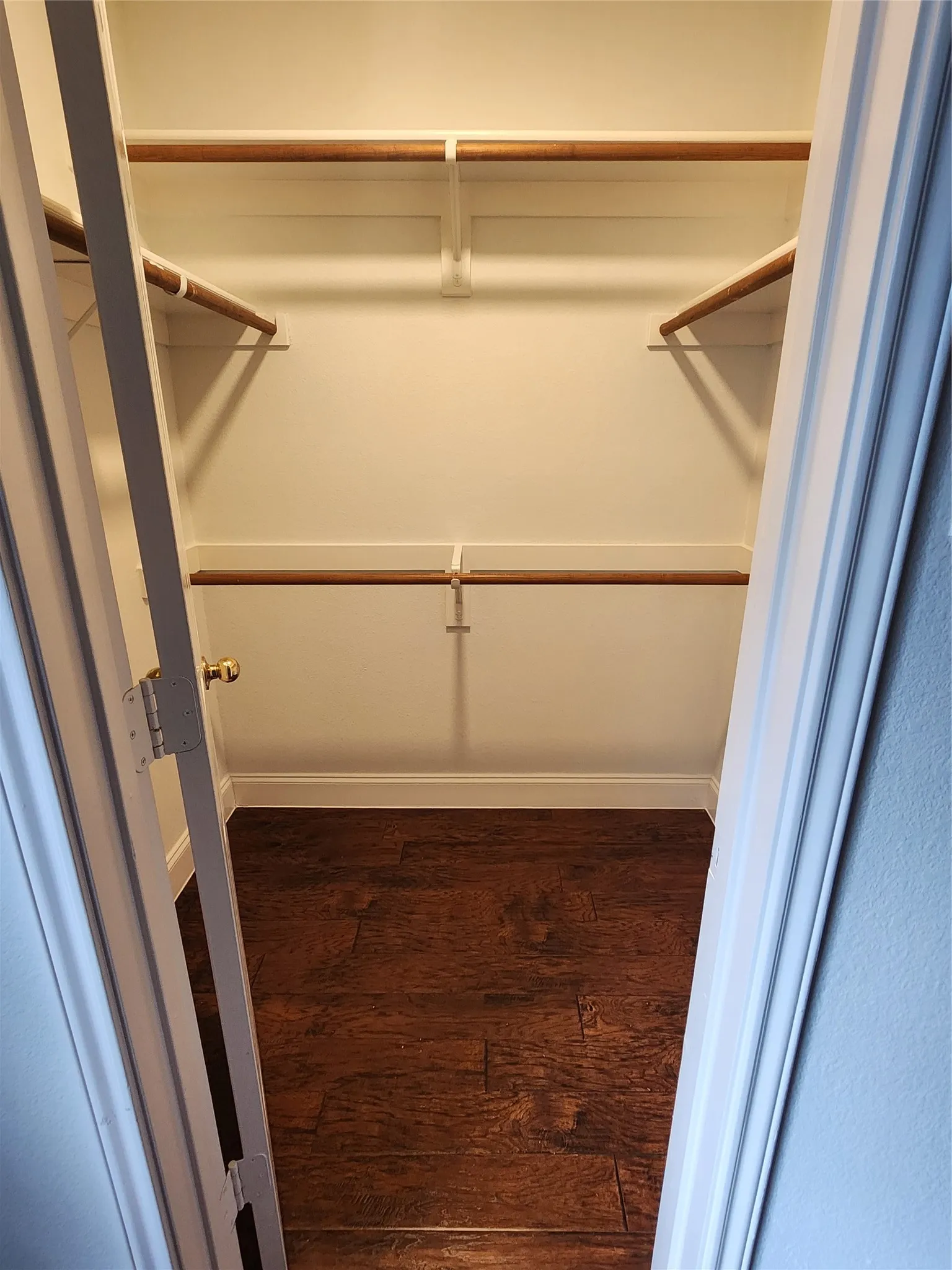 Single Family Residence For Sale in Dallas County , 2973 Saint Andrews Drive, Lewisville, Texas 75067, 3 Bedroom, 3 Bathroom, 2 Garage spaces, 2,050 Sqft, built in 2004, mls#21369363, Real Estate Agent in Lewisville, Homes For Sale in Dallas county, Homes For Sale in Lewisville, Realtor in Lewisville Texas, Real Estate Brokerage Independent Realty Texas, Luminita Cordes Realtor