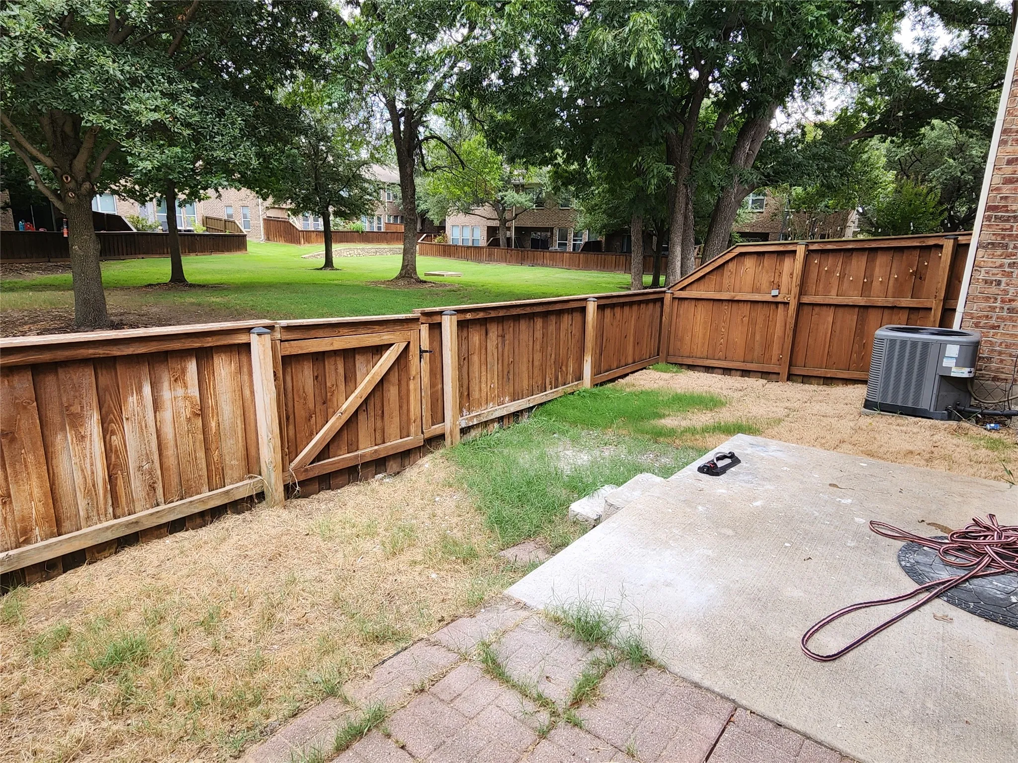Single Family Residence For Sale in Dallas County , 2973 Saint Andrews Drive, Lewisville, Texas 75067, 3 Bedroom, 3 Bathroom, 2 Garage spaces, 2,050 Sqft, built in 2004, mls#21369363, Real Estate Agent in Lewisville, Homes For Sale in Dallas county, Homes For Sale in Lewisville, Realtor in Lewisville Texas, Real Estate Brokerage Independent Realty Texas, Luminita Cordes Realtor