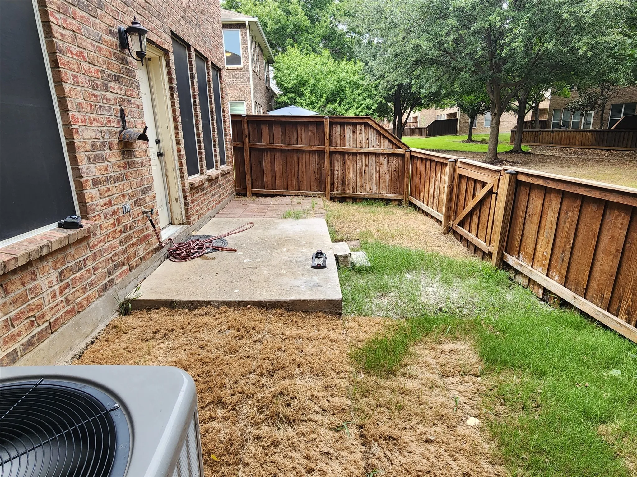 Single Family Residence For Sale in Dallas County , 2973 Saint Andrews Drive, Lewisville, Texas 75067, 3 Bedroom, 3 Bathroom, 2 Garage spaces, 2,050 Sqft, built in 2004, mls#21369363, Real Estate Agent in Lewisville, Homes For Sale in Dallas county, Homes For Sale in Lewisville, Realtor in Lewisville Texas, Real Estate Brokerage Independent Realty Texas, Luminita Cordes Realtor