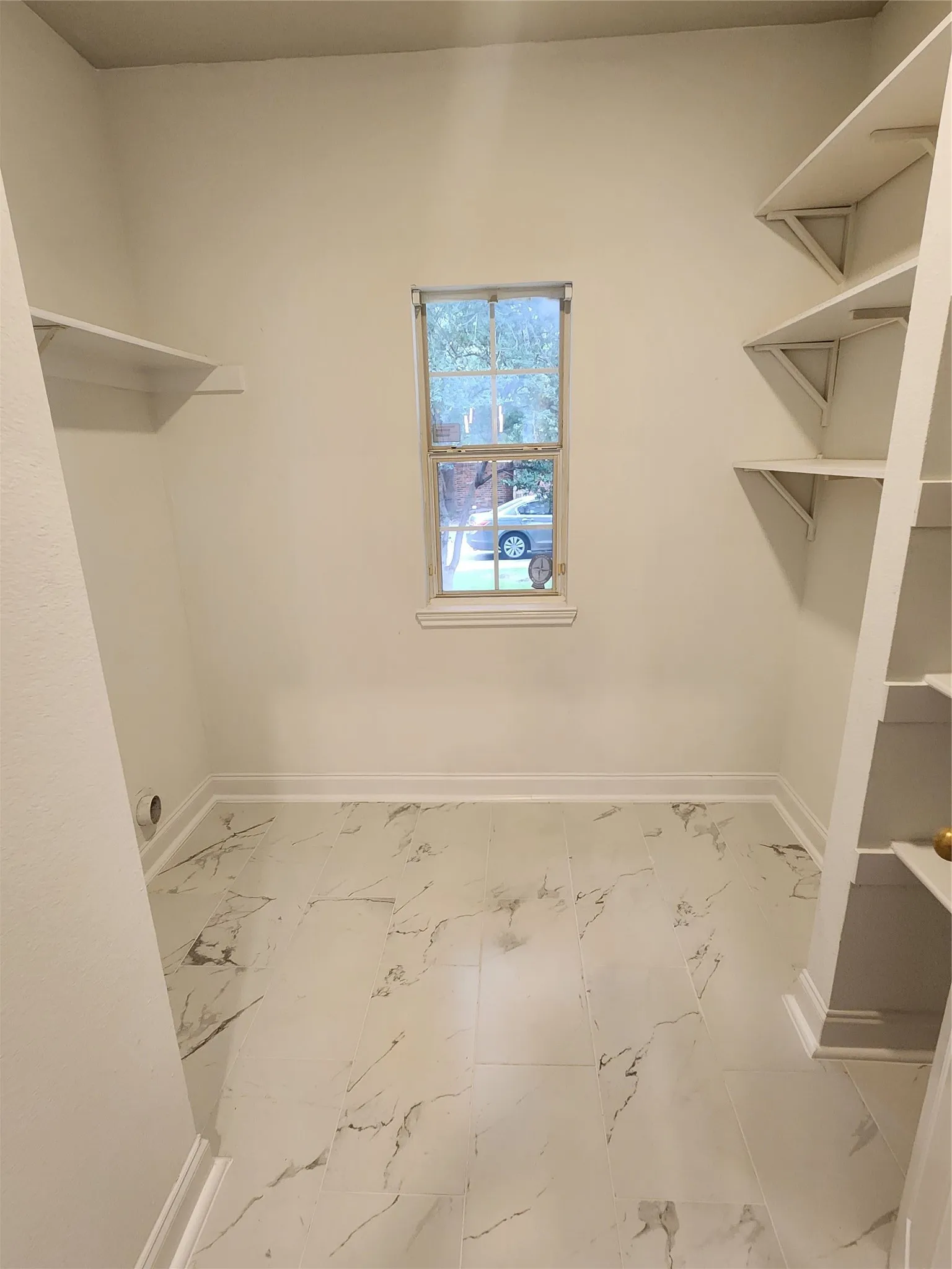 Single Family Residence For Sale in Dallas County , 2973 Saint Andrews Drive, Lewisville, Texas 75067, 3 Bedroom, 3 Bathroom, 2 Garage spaces, 2,050 Sqft, built in 2004, mls#21369363, Real Estate Agent in Lewisville, Homes For Sale in Dallas county, Homes For Sale in Lewisville, Realtor in Lewisville Texas, Real Estate Brokerage Independent Realty Texas, Luminita Cordes Realtor