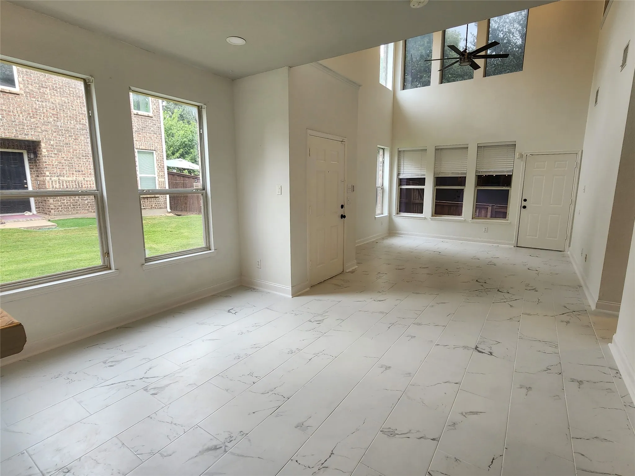 Single Family Residence For Sale in Dallas County , 2973 Saint Andrews Drive, Lewisville, Texas 75067, 3 Bedroom, 3 Bathroom, 2 Garage spaces, 2,050 Sqft, built in 2004, mls#21369363, Real Estate Agent in Lewisville, Homes For Sale in Dallas county, Homes For Sale in Lewisville, Realtor in Lewisville Texas, Real Estate Brokerage Independent Realty Texas, Luminita Cordes Realtor
