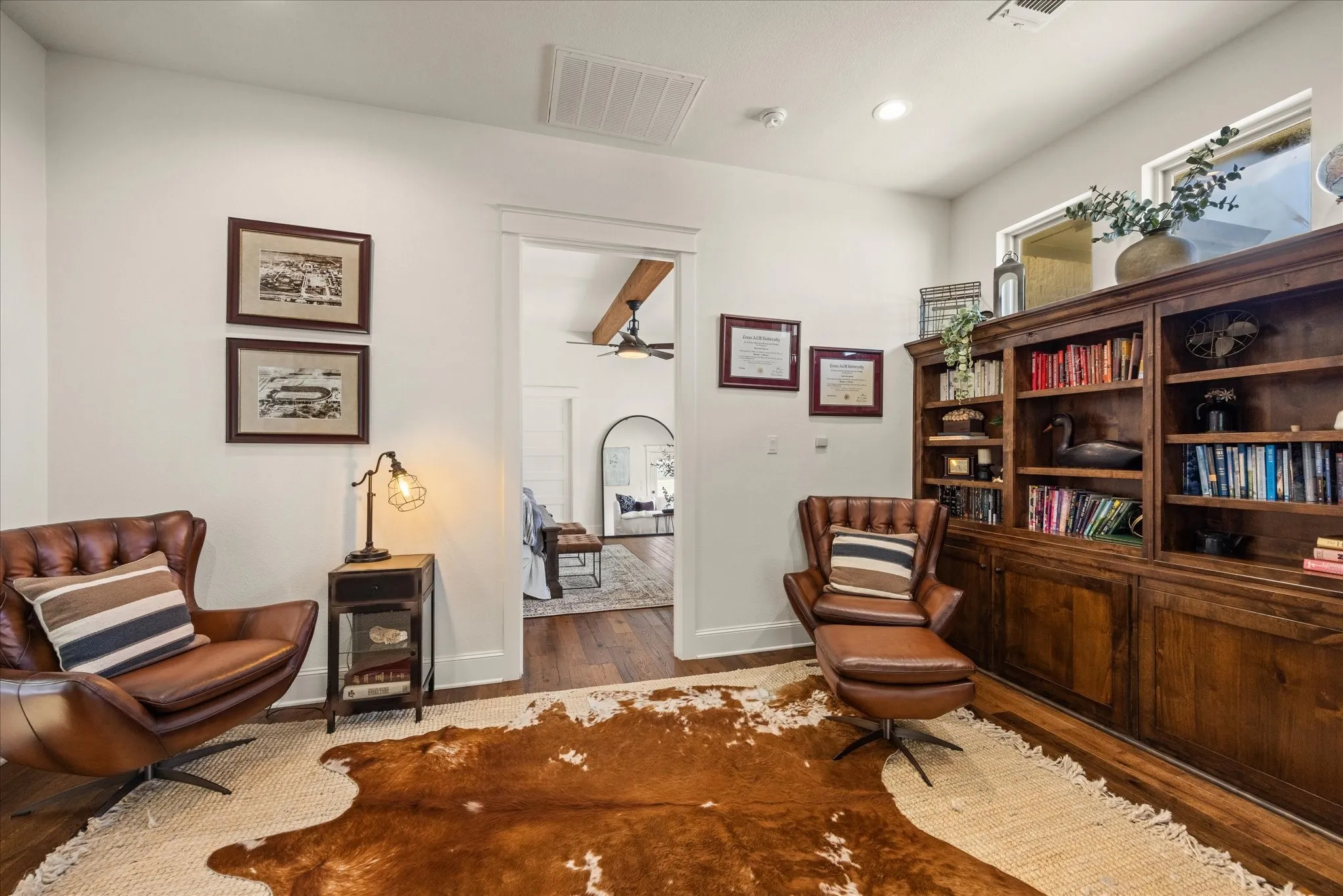 Single Family Residence For Sale in Somervell County , 1281 Shady Oaks Circle, Glen Rose, Texas 76043, 4 Bedroom, 4 Bathroom, 4 Garage spaces, 3,784 Sqft, built in 2008, mls#21369128, Real Estate Agent in Glen Rose, Homes For Sale in Somervell county, Homes For Sale in Glen Rose, Realtor in Glen Rose Texas, Real Estate Brokerage Independent Realty Texas, Luminita Cordes Realtor