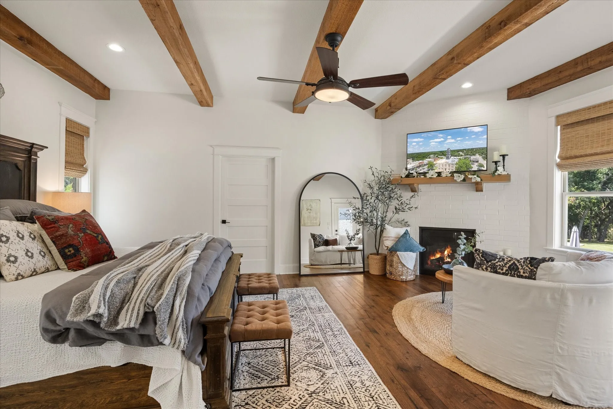 Single Family Residence For Sale in Somervell County , 1281 Shady Oaks Circle, Glen Rose, Texas 76043, 4 Bedroom, 4 Bathroom, 4 Garage spaces, 3,784 Sqft, built in 2008, mls#21369128, Real Estate Agent in Glen Rose, Homes For Sale in Somervell county, Homes For Sale in Glen Rose, Realtor in Glen Rose Texas, Real Estate Brokerage Independent Realty Texas, Luminita Cordes Realtor