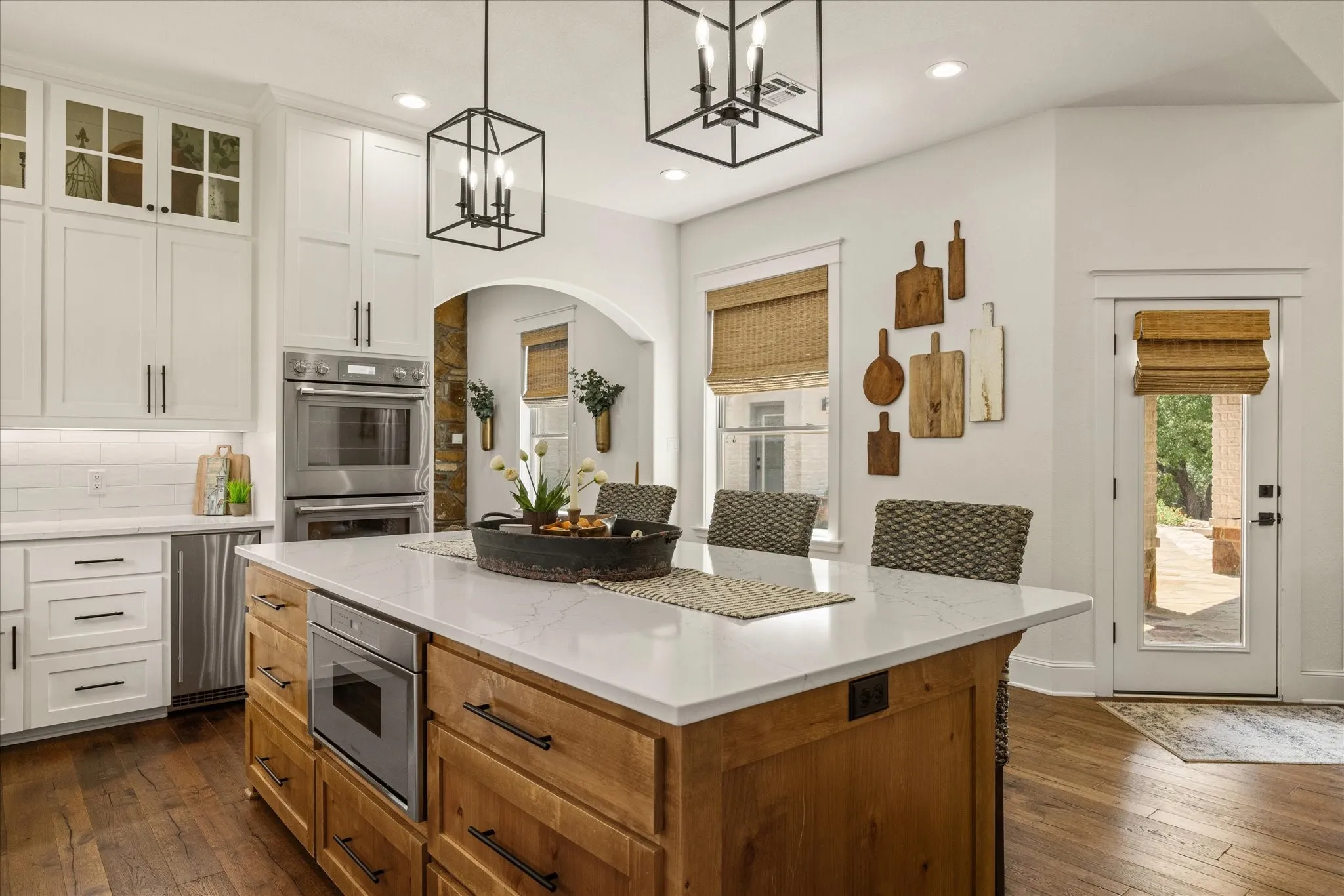 Single Family Residence For Sale in Somervell County , 1281 Shady Oaks Circle, Glen Rose, Texas 76043, 4 Bedroom, 4 Bathroom, 4 Garage spaces, 3,784 Sqft, built in 2008, mls#21369128, Real Estate Agent in Glen Rose, Homes For Sale in Somervell county, Homes For Sale in Glen Rose, Realtor in Glen Rose Texas, Real Estate Brokerage Independent Realty Texas, Luminita Cordes Realtor