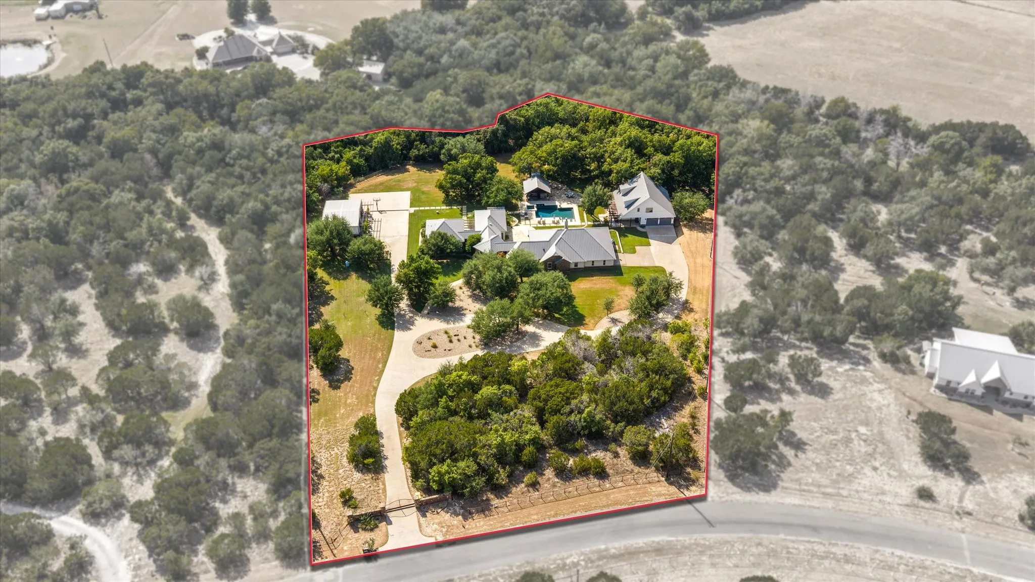 Single Family Residence For Sale in Somervell County , 1281 Shady Oaks Circle, Glen Rose, Texas 76043, 4 Bedroom, 4 Bathroom, 4 Garage spaces, 3,784 Sqft, built in 2008, mls#21369128, Real Estate Agent in Glen Rose, Homes For Sale in Somervell county, Homes For Sale in Glen Rose, Realtor in Glen Rose Texas, Real Estate Brokerage Independent Realty Texas, Luminita Cordes Realtor