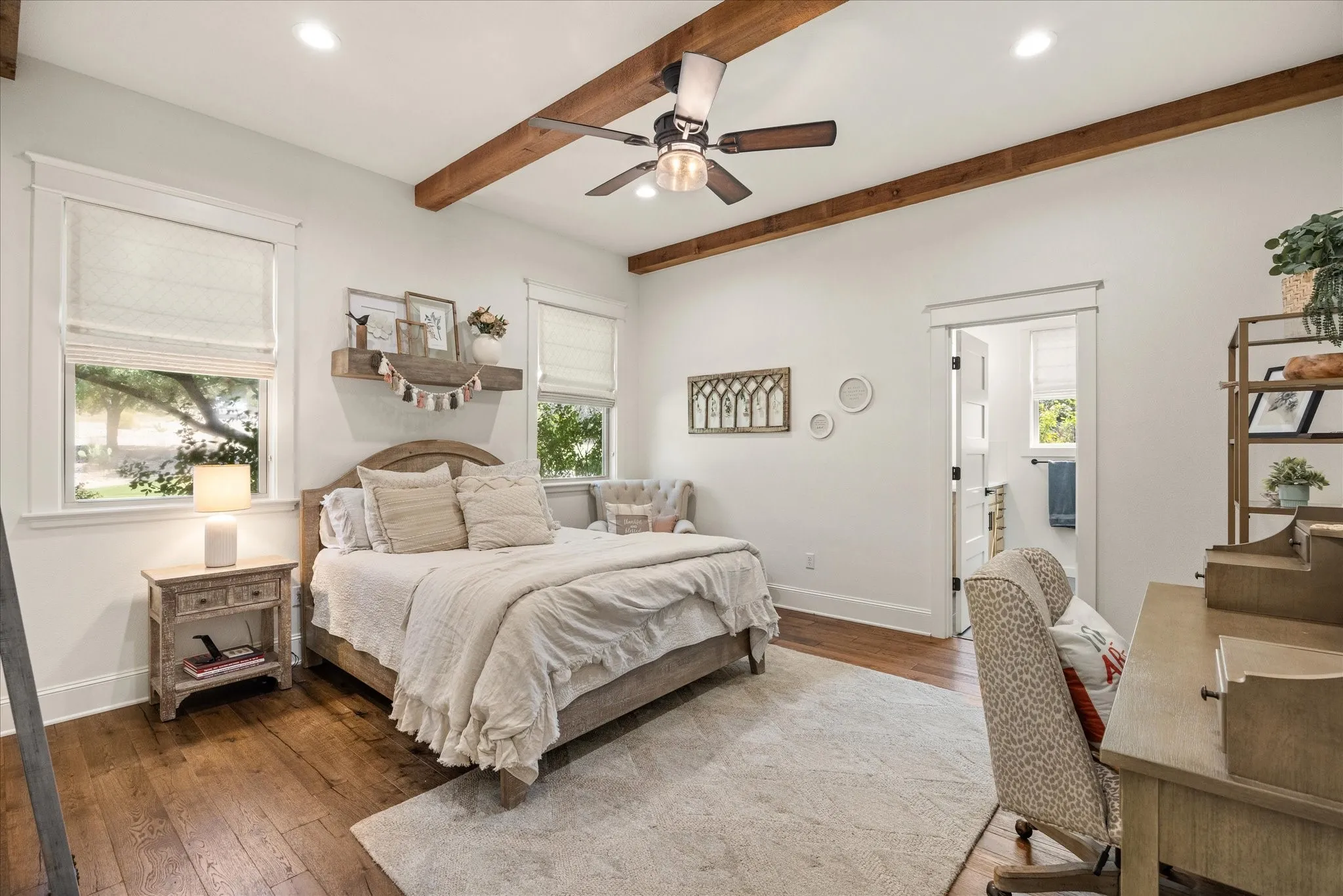 Single Family Residence For Sale in Somervell County , 1281 Shady Oaks Circle, Glen Rose, Texas 76043, 4 Bedroom, 4 Bathroom, 4 Garage spaces, 3,784 Sqft, built in 2008, mls#21369128, Real Estate Agent in Glen Rose, Homes For Sale in Somervell county, Homes For Sale in Glen Rose, Realtor in Glen Rose Texas, Real Estate Brokerage Independent Realty Texas, Luminita Cordes Realtor