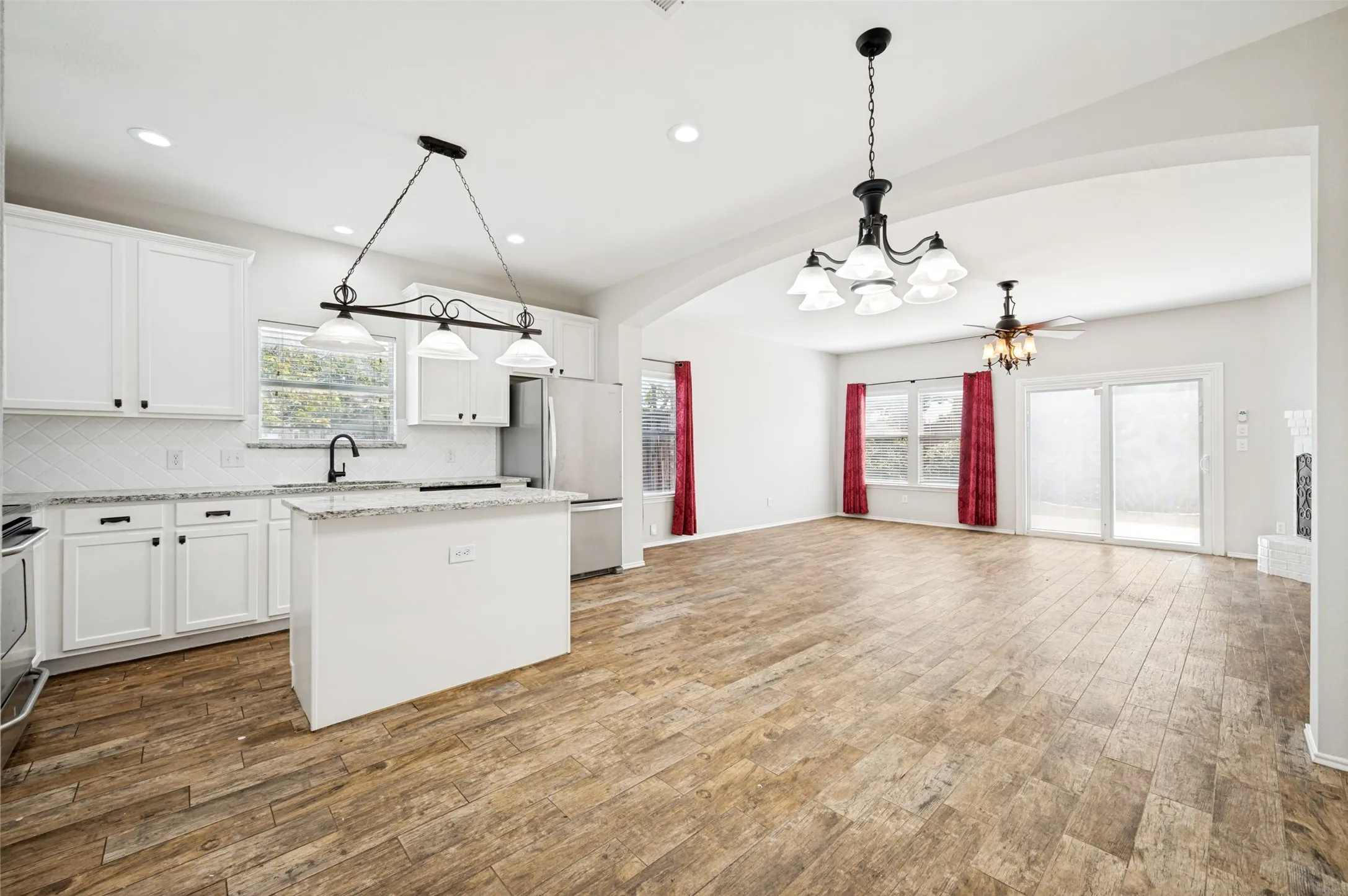 Single Family Residence For Rent in Denton County , 14501 Eaglemont Drive, Little Elm, Texas 75068, 5 Bedroom, 4 Bathroom, 2 Garage spaces, 3,067 Sqft, built in 2004, mls#21369510, Real Estate Agent in Little Elm, Homes For Rent in Denton county, Homes For Rent in Little Elm, Realtor in Little Elm Texas, Real Estate Brokerage Independent Realty Texas, Luminita Cordes Realtor