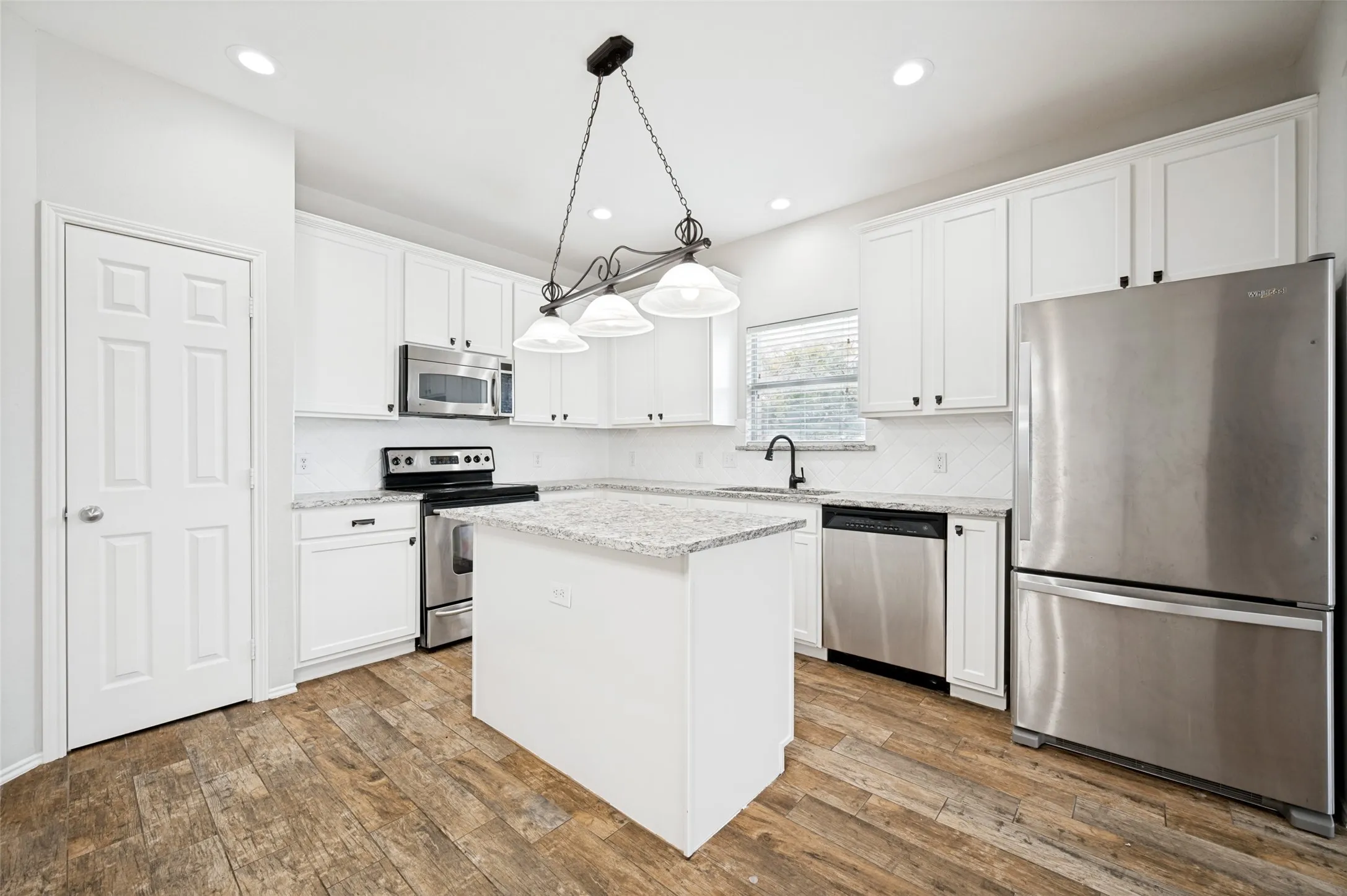 Single Family Residence For Rent in Denton County , 14501 Eaglemont Drive, Little Elm, Texas 75068, 5 Bedroom, 4 Bathroom, 2 Garage spaces, 3,067 Sqft, built in 2004, mls#21369510, Real Estate Agent in Little Elm, Homes For Rent in Denton county, Homes For Rent in Little Elm, Realtor in Little Elm Texas, Real Estate Brokerage Independent Realty Texas, Luminita Cordes Realtor