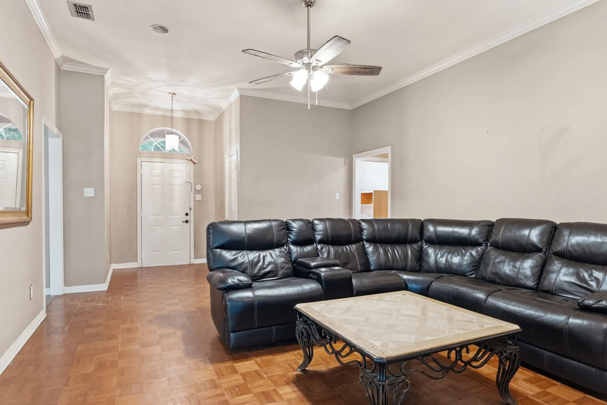 Apartment For Sale in Smith County , 11344 Santa Fe Trail, Tyler, Texas 75703, 3 Bedroom, 2 Bathroom, 2 Garage spaces, 1,900 Sqft, built in 1995, mls#21370339, Real Estate Agent in Tyler, Homes For Sale in Smith county, Homes For Sale in Tyler, Realtor in Tyler Texas, Real Estate Brokerage Independent Realty Texas, Luminita Cordes Realtor
