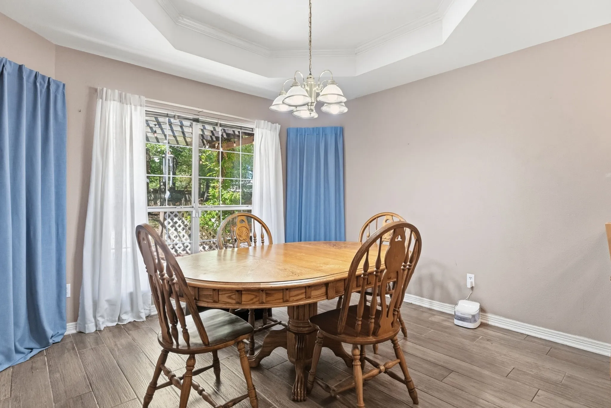 Apartment For Sale in Smith County , 11344 Santa Fe Trail, Tyler, Texas 75703, 3 Bedroom, 2 Bathroom, 2 Garage spaces, 1,900 Sqft, built in 1995, mls#21370339, Real Estate Agent in Tyler, Homes For Sale in Smith county, Homes For Sale in Tyler, Realtor in Tyler Texas, Real Estate Brokerage Independent Realty Texas, Luminita Cordes Realtor