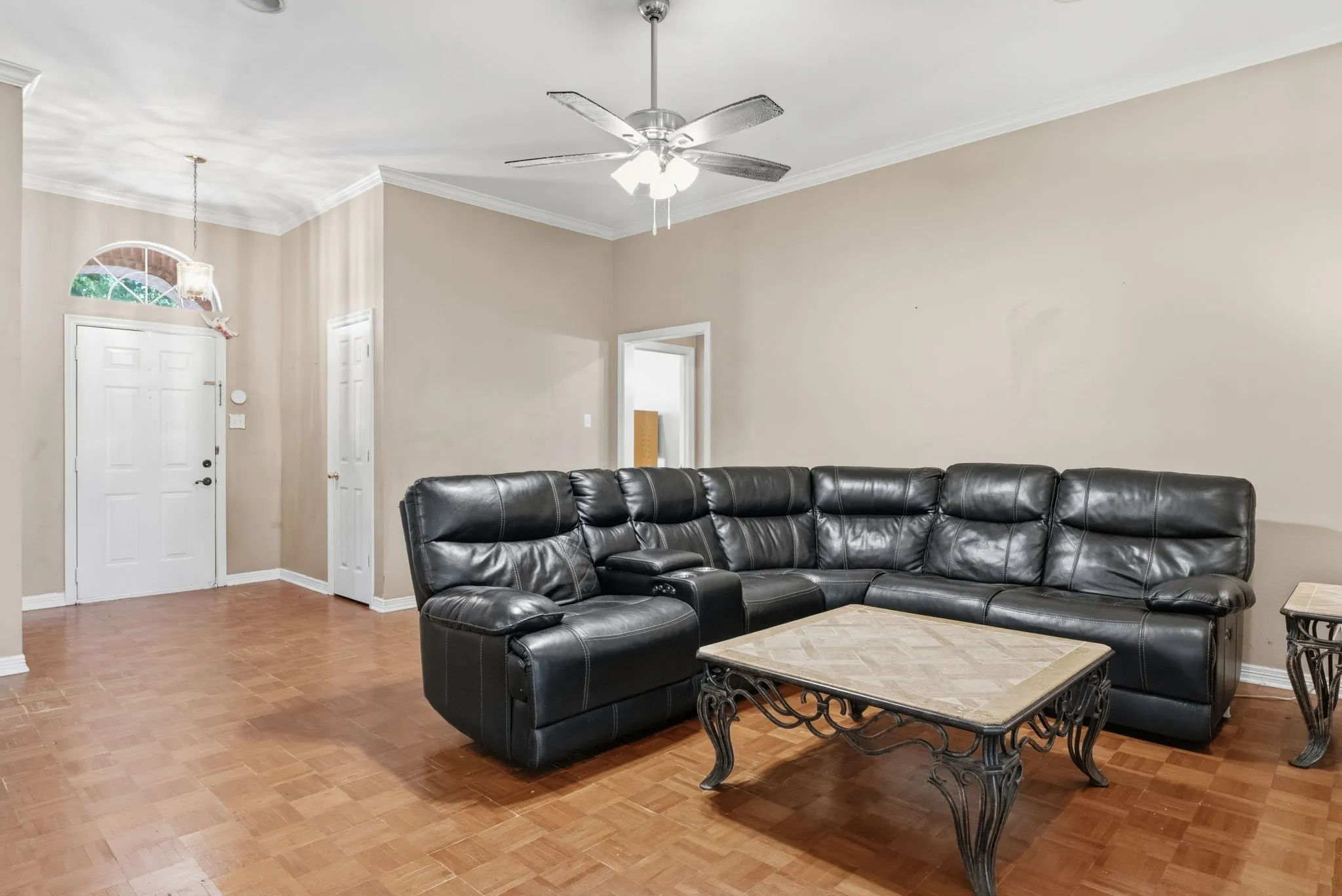Apartment For Sale in Smith County , 11344 Santa Fe Trail, Tyler, Texas 75703, 3 Bedroom, 2 Bathroom, 2 Garage spaces, 1,900 Sqft, built in 1995, mls#21370339, Real Estate Agent in Tyler, Homes For Sale in Smith county, Homes For Sale in Tyler, Realtor in Tyler Texas, Real Estate Brokerage Independent Realty Texas, Luminita Cordes Realtor