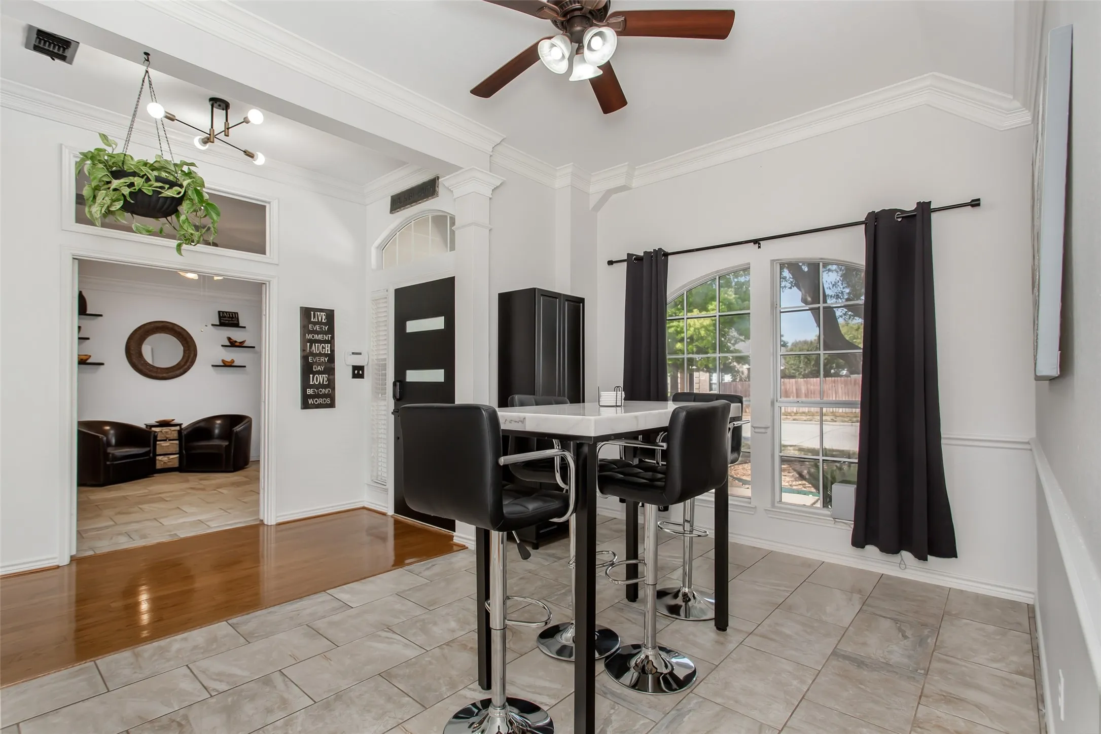 Single Family Residence For Sale in Tarrant County , 2624 Edgefield Trail, Mansfield, Texas 76063, 3 Bedroom, 2 Bathroom, 2 Garage spaces, 2,207 Sqft, built in 2000, mls#21368613, Real Estate Agent in Mansfield, Homes For Sale in Tarrant county, Homes For Sale in Mansfield, Realtor in Mansfield Texas, Real Estate Brokerage Independent Realty Texas, Luminita Cordes Realtor