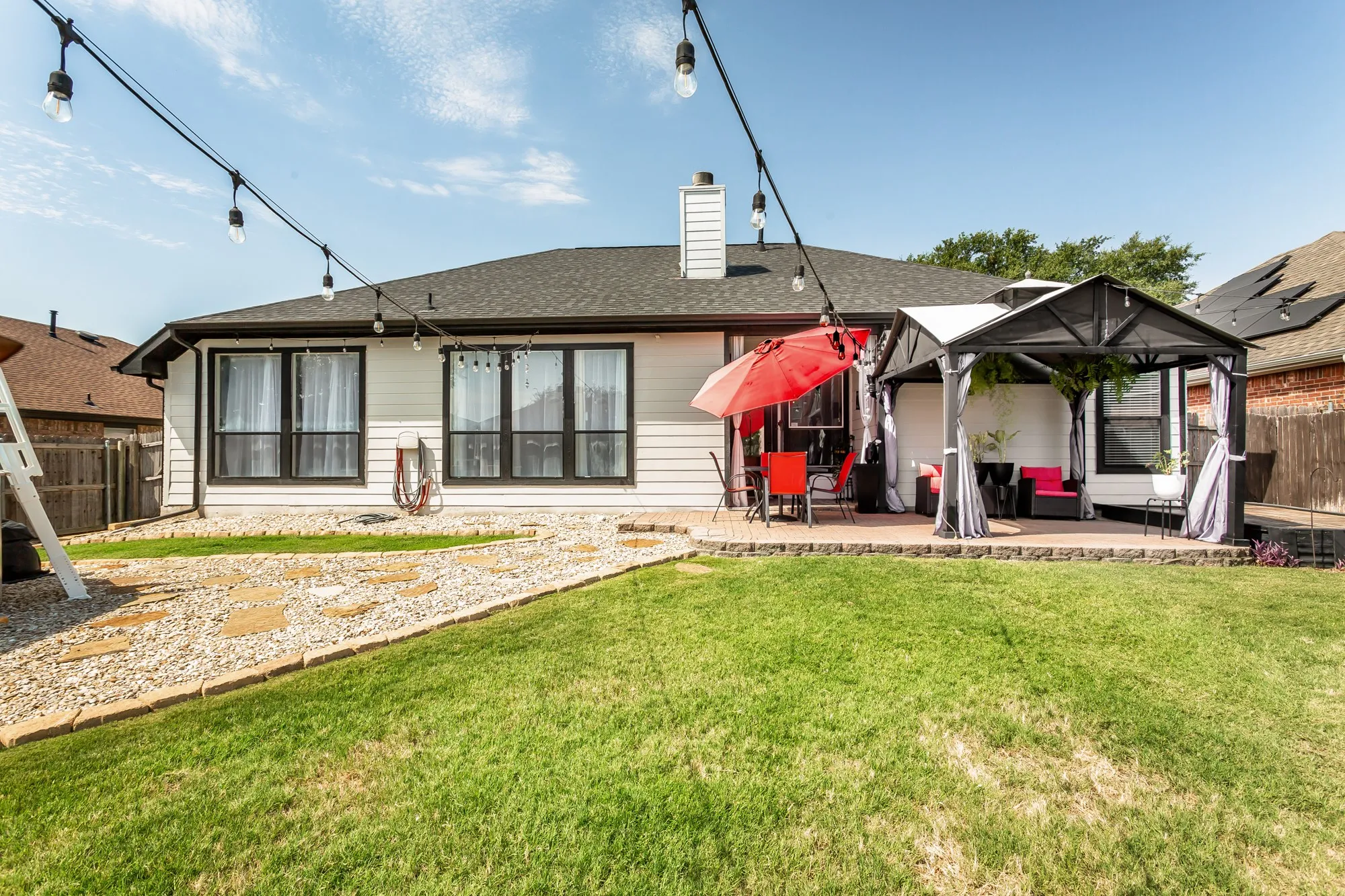 Single Family Residence For Sale in Tarrant County , 2624 Edgefield Trail, Mansfield, Texas 76063, 3 Bedroom, 2 Bathroom, 2 Garage spaces, 2,207 Sqft, built in 2000, mls#21368613, Real Estate Agent in Mansfield, Homes For Sale in Tarrant county, Homes For Sale in Mansfield, Realtor in Mansfield Texas, Real Estate Brokerage Independent Realty Texas, Luminita Cordes Realtor