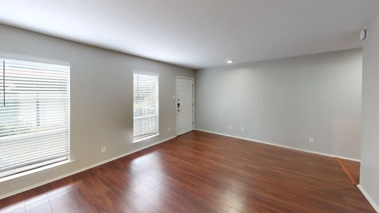 Condominium For Rent in Dallas County , 6610 Eastridge Drive 112, Dallas, Texas 75231, 2 Bedroom, 3 Bathroom, Garage spaces, 1,500 Sqft, built in 1970, mls#21370353, Real Estate Agent in Dallas, Homes For Rent in Dallas county, Homes For Rent in Dallas, Realtor in Dallas Texas, Real Estate Brokerage Independent Realty Texas, Luminita Cordes Realtor