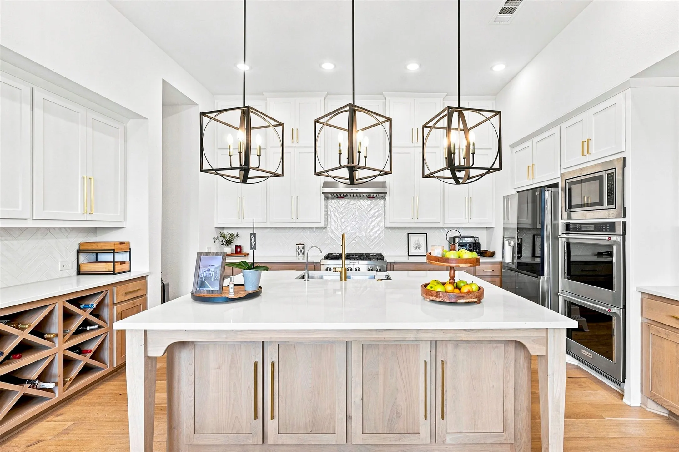 Single Family Residence For Rent in Collin County , 15561 Songbird Street, Frisco, Texas 75035, 5 Bedroom, 6 Bathroom, 3 Garage spaces, 3,739 Sqft, built in 2023, mls#21370309, Real Estate Agent in Frisco, Homes For Rent in Collin county, Homes For Rent in Frisco, Realtor in Frisco Texas, Real Estate Brokerage Independent Realty Texas, Luminita Cordes Realtor