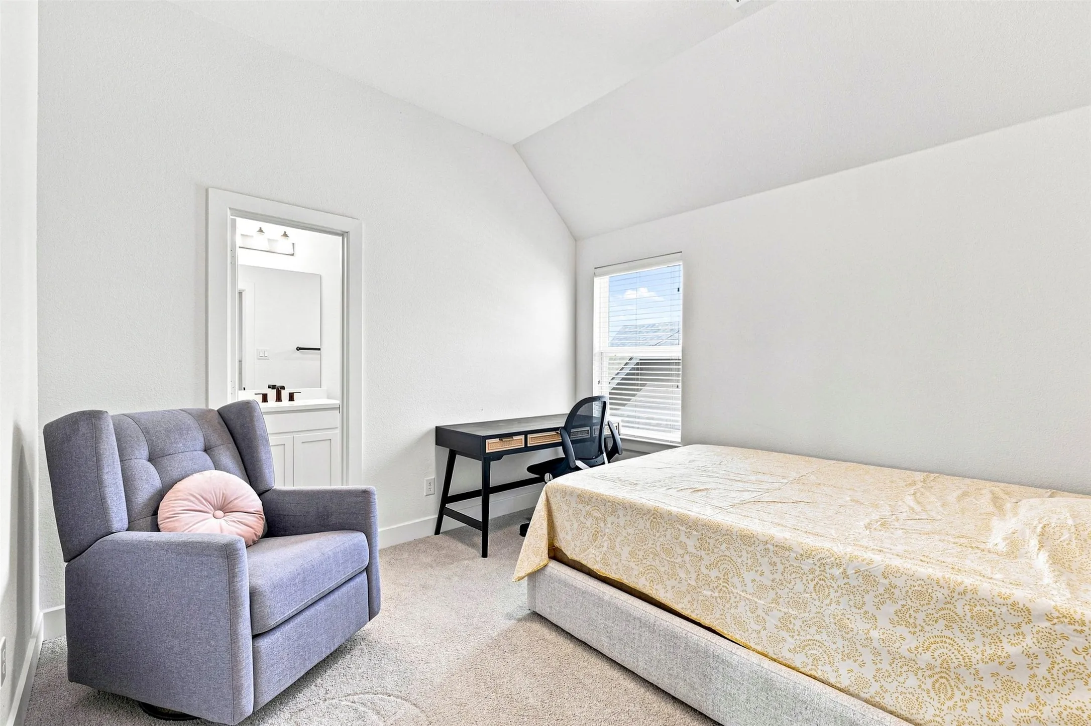 Single Family Residence For Rent in Collin County , 15561 Songbird Street, Frisco, Texas 75035, 5 Bedroom, 6 Bathroom, 3 Garage spaces, 3,739 Sqft, built in 2023, mls#21370309, Real Estate Agent in Frisco, Homes For Rent in Collin county, Homes For Rent in Frisco, Realtor in Frisco Texas, Real Estate Brokerage Independent Realty Texas, Luminita Cordes Realtor