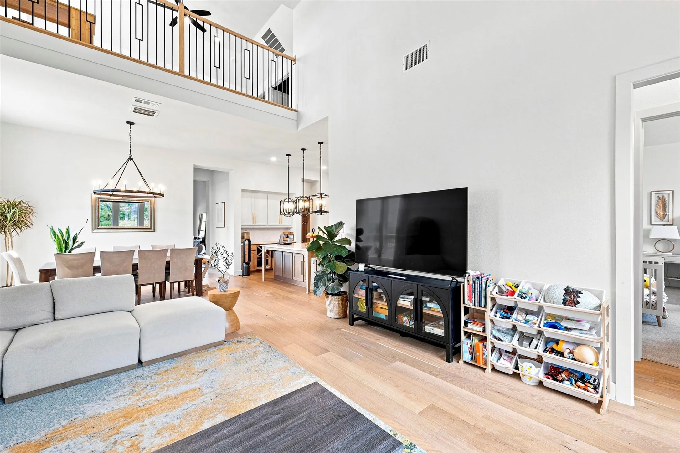 Single Family Residence For Rent in Collin County , 15561 Songbird Street, Frisco, Texas 75035, 5 Bedroom, 6 Bathroom, 3 Garage spaces, 3,739 Sqft, built in 2023, mls#21370309, Real Estate Agent in Frisco, Homes For Rent in Collin county, Homes For Rent in Frisco, Realtor in Frisco Texas, Real Estate Brokerage Independent Realty Texas, Luminita Cordes Realtor