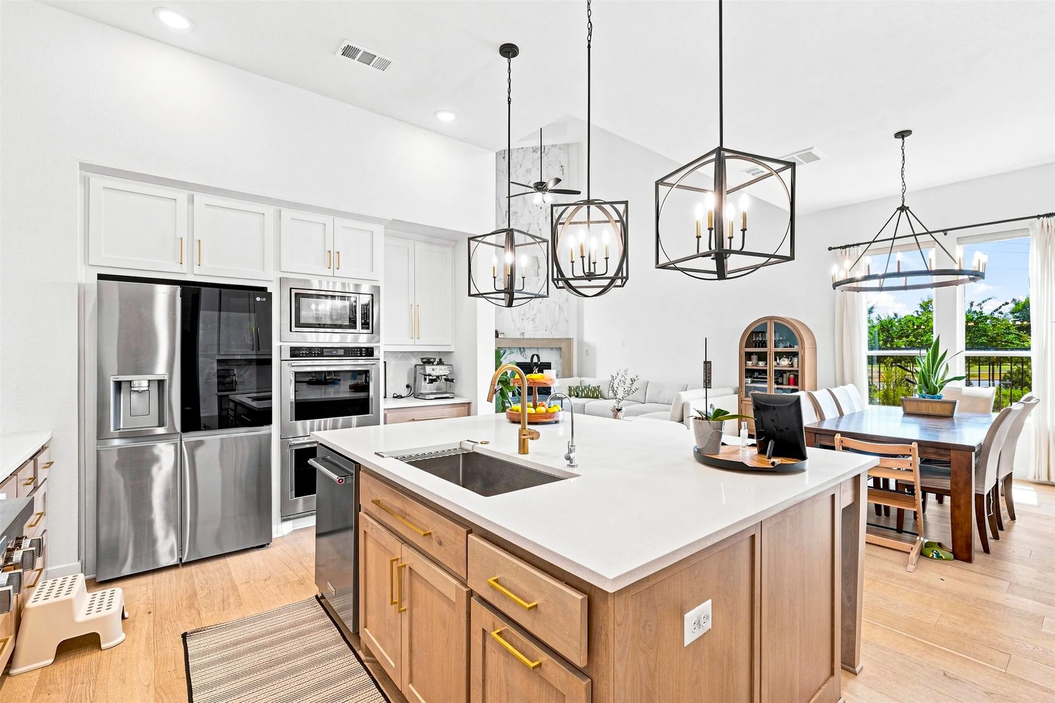Single Family Residence For Rent in Collin County , 15561 Songbird Street, Frisco, Texas 75035, 5 Bedroom, 6 Bathroom, 3 Garage spaces, 3,739 Sqft, built in 2023, mls#21370309, Real Estate Agent in Frisco, Homes For Rent in Collin county, Homes For Rent in Frisco, Realtor in Frisco Texas, Real Estate Brokerage Independent Realty Texas, Luminita Cordes Realtor