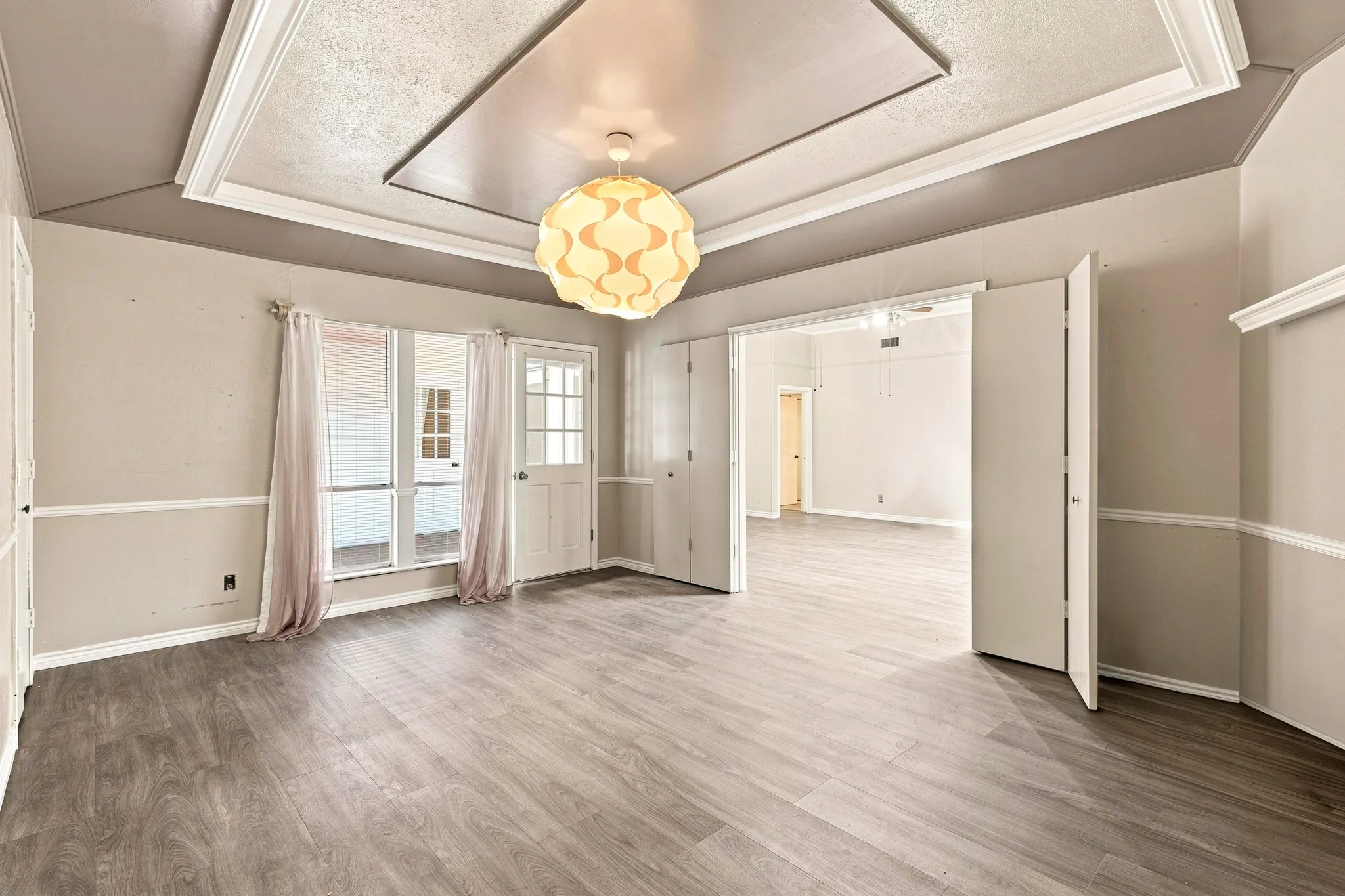 Single Family Residence For Sale in Dallas County , 807 Morningstar Trail, Richardson, Texas 75081, 3 Bedroom, 3 Bathroom, 2 Garage spaces, 2,424 Sqft, built in 1976, mls#21364302, Real Estate Agent in Richardson, Homes For Sale in Dallas county, Homes For Sale in Richardson, Realtor in Richardson Texas, Real Estate Brokerage Independent Realty Texas, Luminita Cordes Realtor