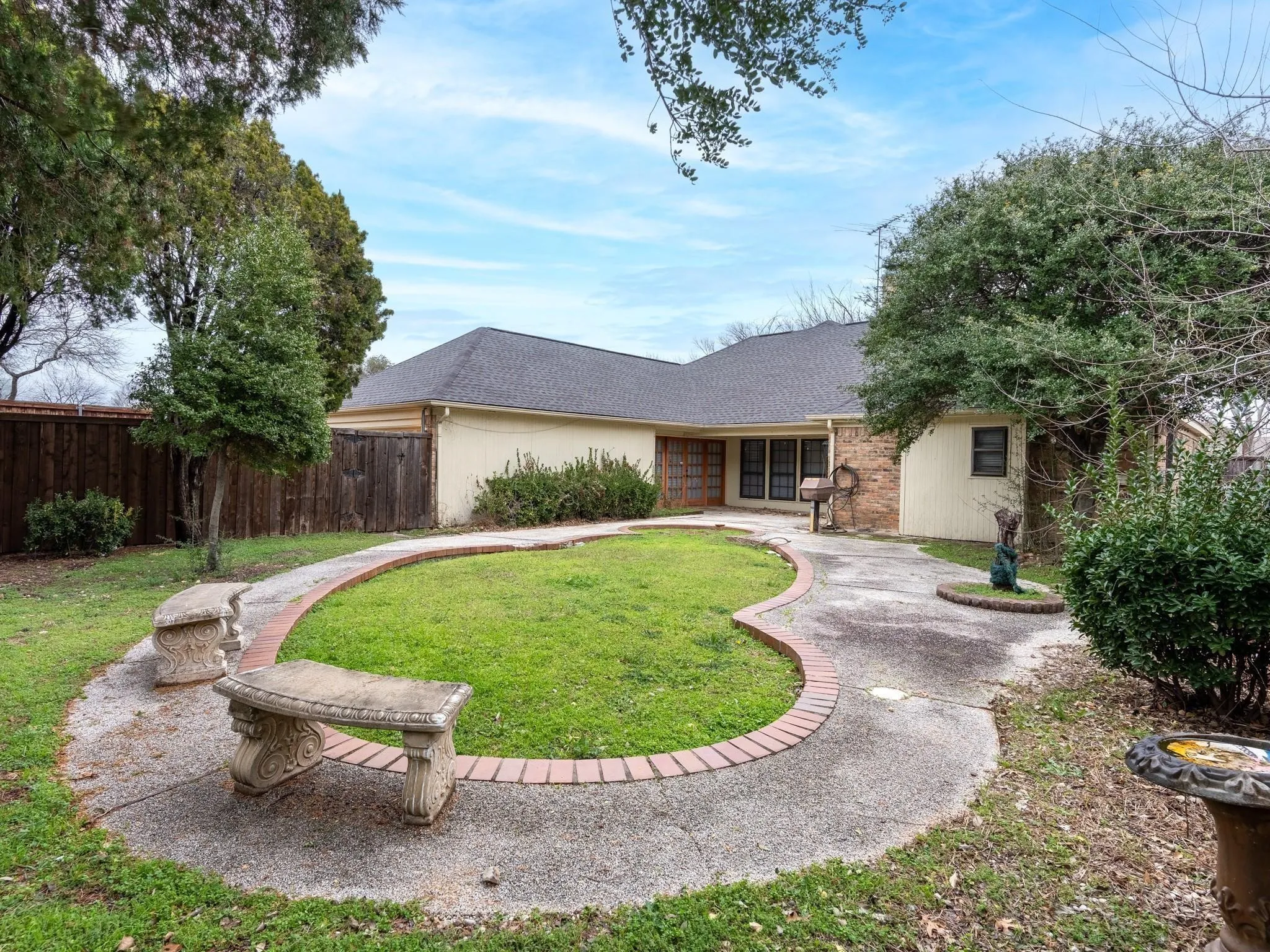 Single Family Residence For Rent in Dallas County , 706 Mount Vernon Drive, Richardson, Texas 75081, 3 Bedroom, 2 Bathroom, 2 Garage spaces, 2,001 Sqft, built in 1979, mls#21368388, Real Estate Agent in Richardson, Homes For Rent in Dallas county, Homes For Rent in Richardson, Realtor in Richardson Texas, Real Estate Brokerage Independent Realty Texas, Luminita Cordes Realtor
