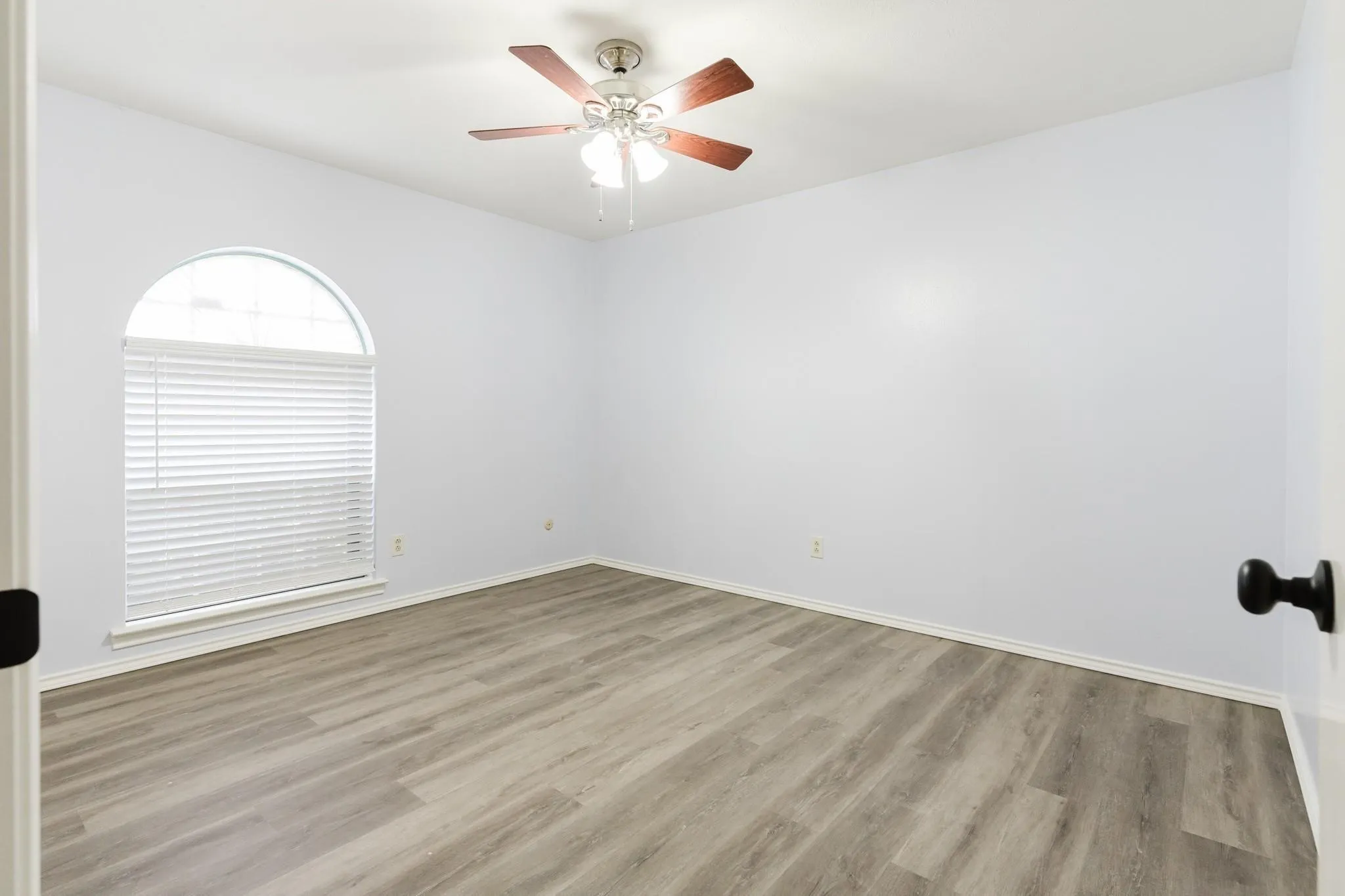 Single Family Residence For Rent in Dallas County , 706 Mount Vernon Drive, Richardson, Texas 75081, 3 Bedroom, 2 Bathroom, 2 Garage spaces, 2,001 Sqft, built in 1979, mls#21368388, Real Estate Agent in Richardson, Homes For Rent in Dallas county, Homes For Rent in Richardson, Realtor in Richardson Texas, Real Estate Brokerage Independent Realty Texas, Luminita Cordes Realtor