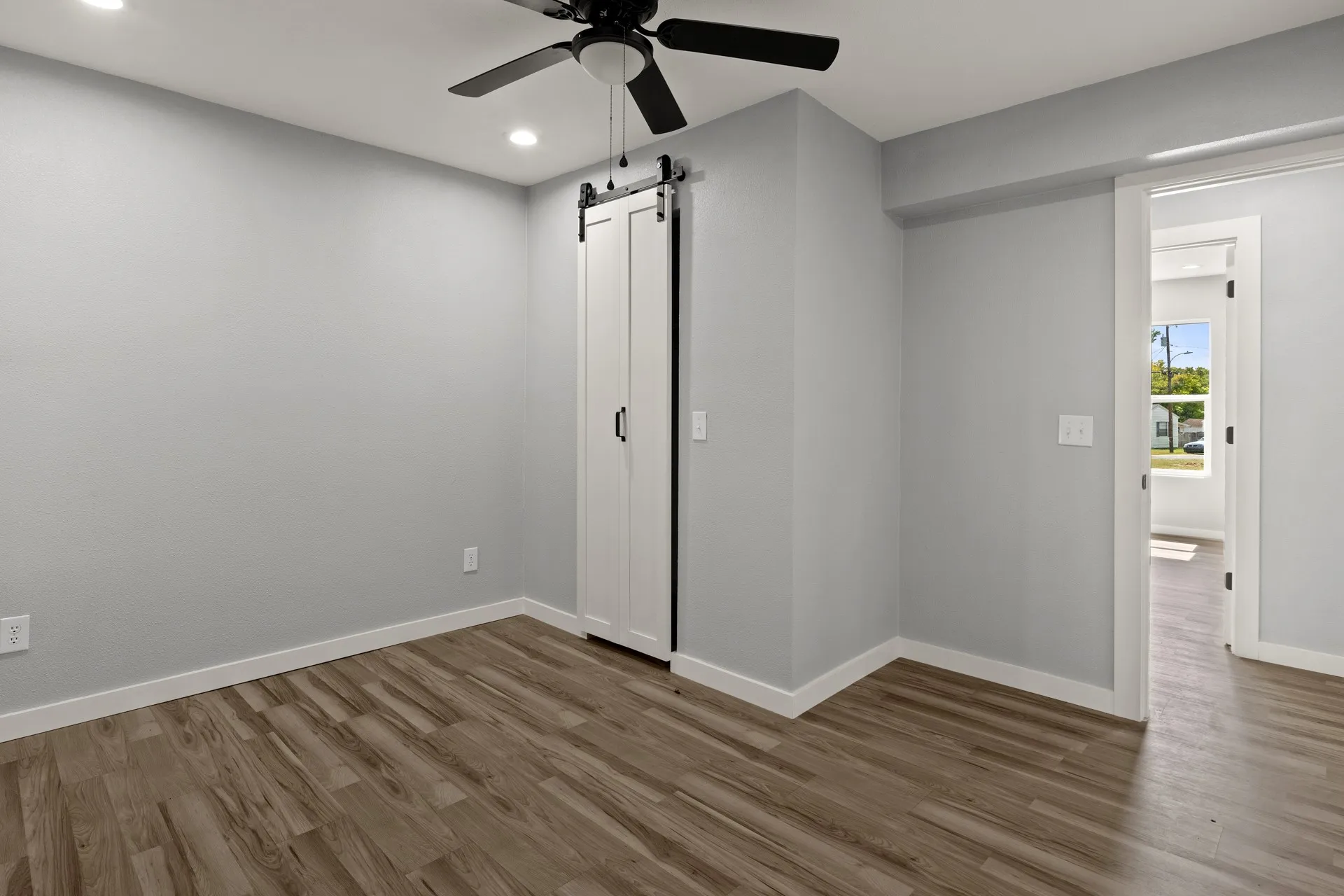 Single Family Residence For Sale in Morris County , 111 Walker Drive, Naples, Texas 75568, 4 Bedroom, 2 Bathroom, Garage spaces, 1,812 Sqft, built in 1955, mls#21370281, Real Estate Agent in Naples, Homes For Sale in Morris county, Homes For Sale in Naples, Realtor in Naples Texas, Real Estate Brokerage Independent Realty Texas, Luminita Cordes Realtor