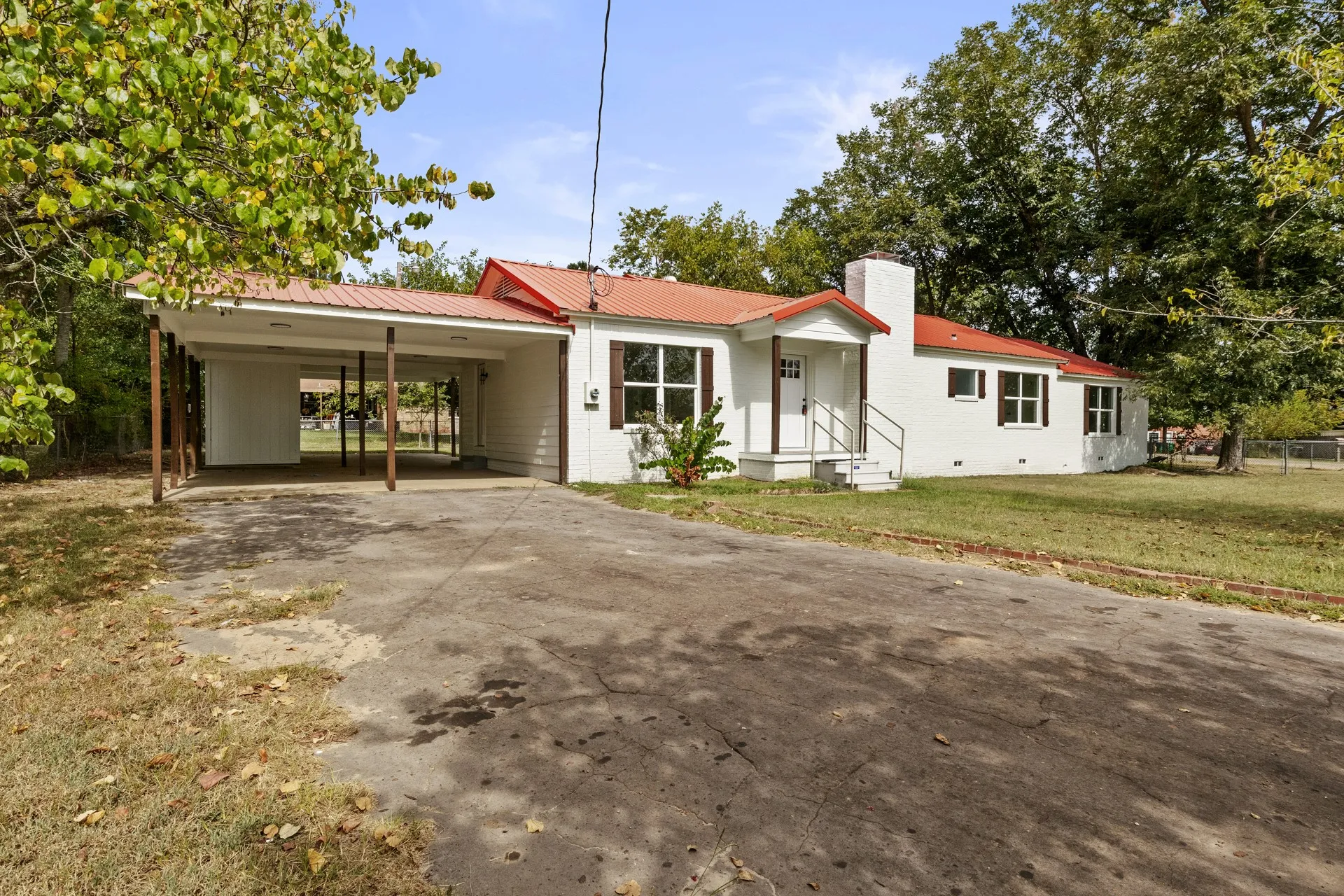 Single Family Residence For Sale in Morris County , 111 Walker Drive, Naples, Texas 75568, 4 Bedroom, 2 Bathroom, Garage spaces, 1,812 Sqft, built in 1955, mls#21370281, Real Estate Agent in Naples, Homes For Sale in Morris county, Homes For Sale in Naples, Realtor in Naples Texas, Real Estate Brokerage Independent Realty Texas, Luminita Cordes Realtor