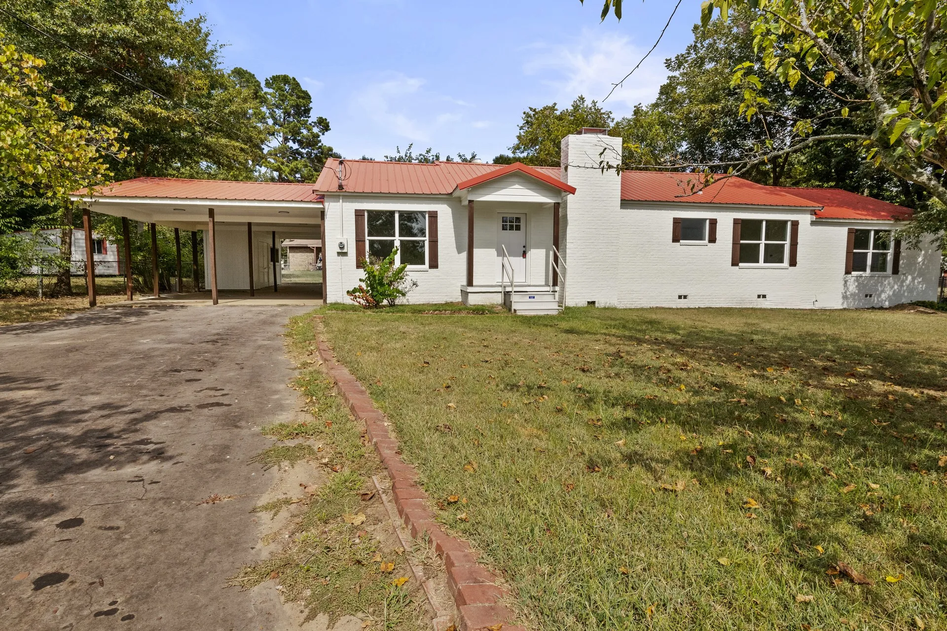 Single Family Residence For Sale in Morris County , 111 Walker Drive, Naples, Texas 75568, 4 Bedroom, 2 Bathroom, Garage spaces, 1,812 Sqft, built in 1955, mls#21370281, Real Estate Agent in Naples, Homes For Sale in Morris county, Homes For Sale in Naples, Realtor in Naples Texas, Real Estate Brokerage Independent Realty Texas, Luminita Cordes Realtor