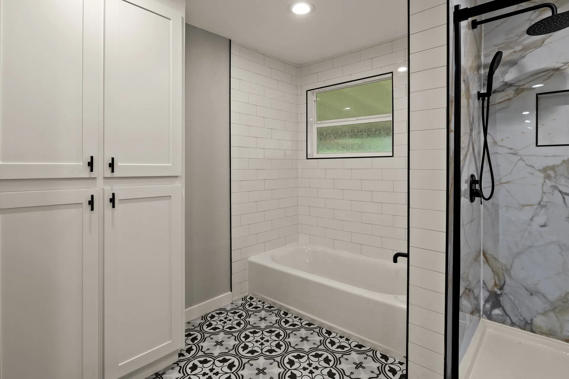 Single Family Residence For Sale in Morris County , 111 Walker Drive, Naples, Texas 75568, 4 Bedroom, 2 Bathroom, Garage spaces, 1,812 Sqft, built in 1955, mls#21370281, Real Estate Agent in Naples, Homes For Sale in Morris county, Homes For Sale in Naples, Realtor in Naples Texas, Real Estate Brokerage Independent Realty Texas, Luminita Cordes Realtor