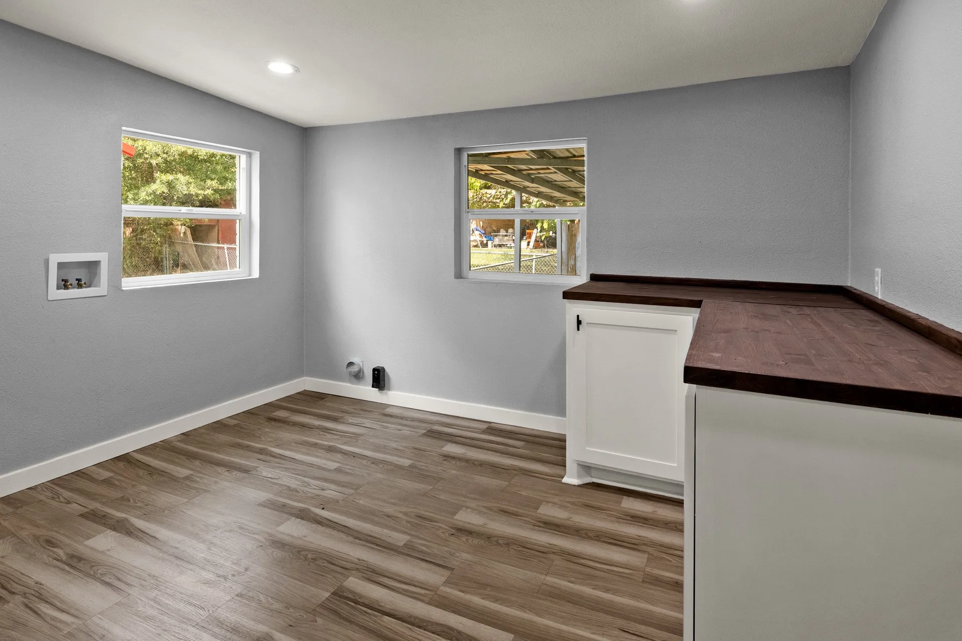 Single Family Residence For Sale in Morris County , 111 Walker Drive, Naples, Texas 75568, 4 Bedroom, 2 Bathroom, Garage spaces, 1,812 Sqft, built in 1955, mls#21370281, Real Estate Agent in Naples, Homes For Sale in Morris county, Homes For Sale in Naples, Realtor in Naples Texas, Real Estate Brokerage Independent Realty Texas, Luminita Cordes Realtor