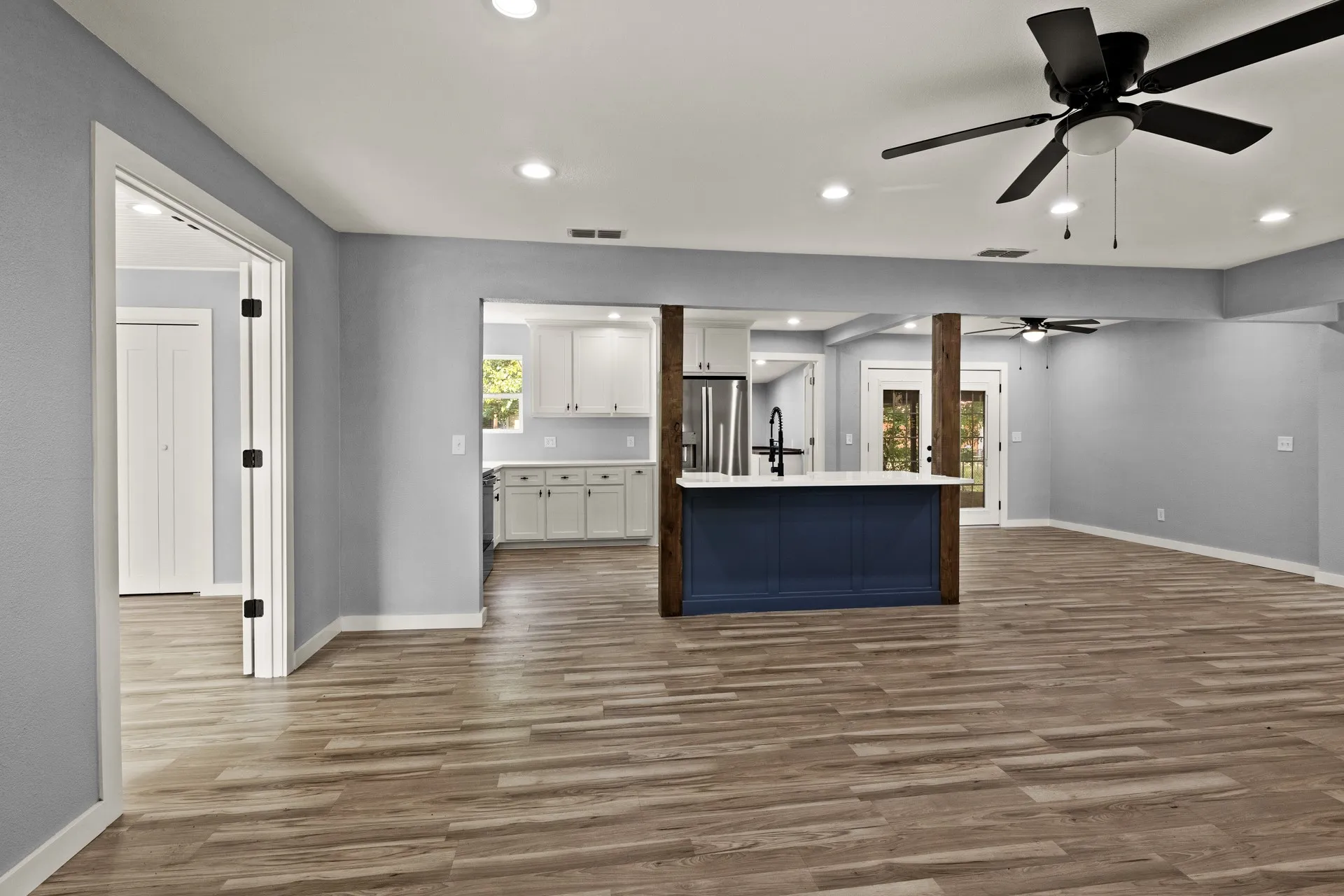 Single Family Residence For Sale in Morris County , 111 Walker Drive, Naples, Texas 75568, 4 Bedroom, 2 Bathroom, Garage spaces, 1,812 Sqft, built in 1955, mls#21370281, Real Estate Agent in Naples, Homes For Sale in Morris county, Homes For Sale in Naples, Realtor in Naples Texas, Real Estate Brokerage Independent Realty Texas, Luminita Cordes Realtor