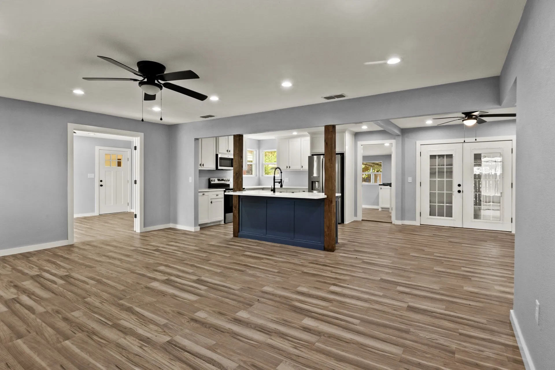 Single Family Residence For Sale in Morris County , 111 Walker Drive, Naples, Texas 75568, 4 Bedroom, 2 Bathroom, Garage spaces, 1,812 Sqft, built in 1955, mls#21370281, Real Estate Agent in Naples, Homes For Sale in Morris county, Homes For Sale in Naples, Realtor in Naples Texas, Real Estate Brokerage Independent Realty Texas, Luminita Cordes Realtor