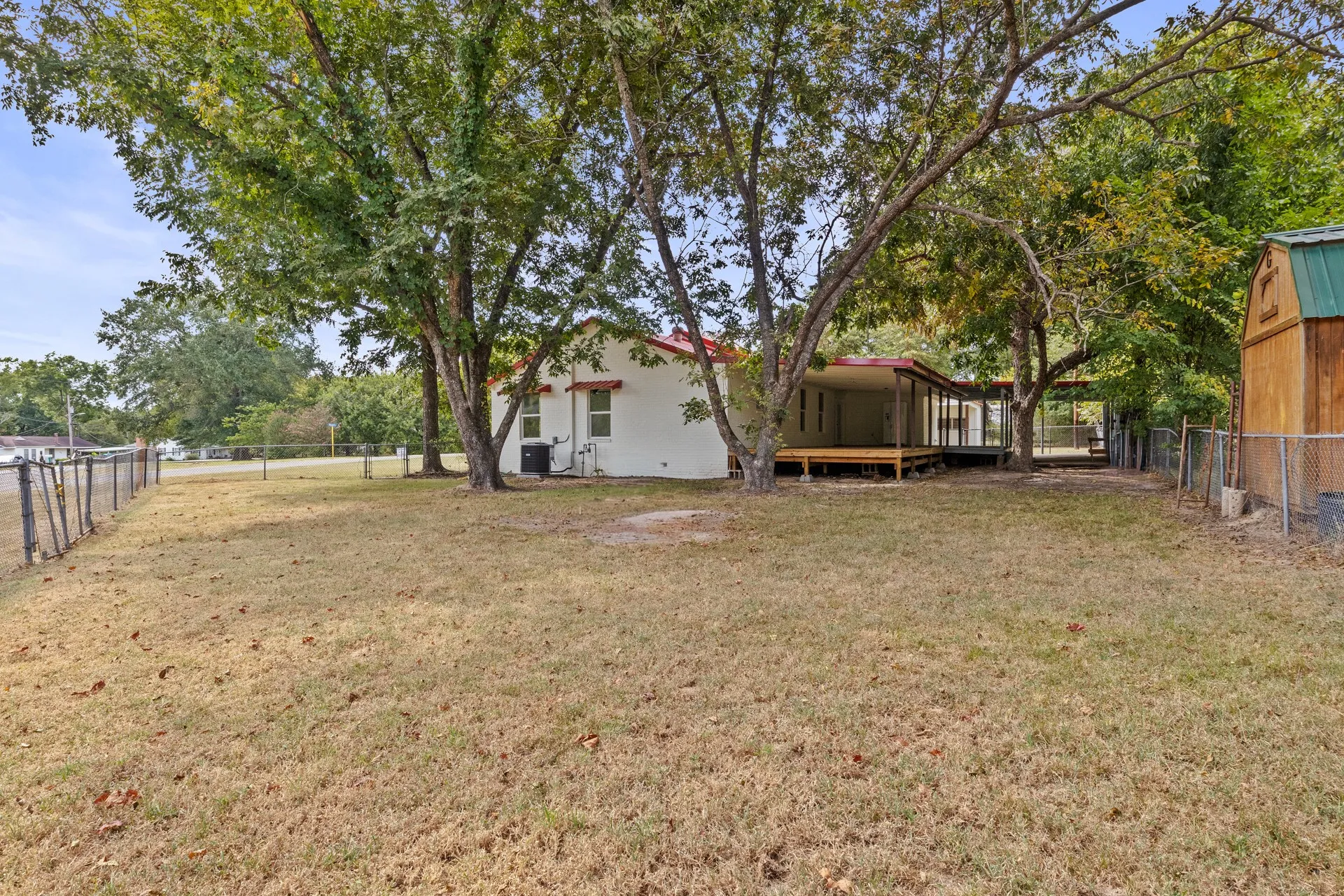 Single Family Residence For Sale in Morris County , 111 Walker Drive, Naples, Texas 75568, 4 Bedroom, 2 Bathroom, Garage spaces, 1,812 Sqft, built in 1955, mls#21370281, Real Estate Agent in Naples, Homes For Sale in Morris county, Homes For Sale in Naples, Realtor in Naples Texas, Real Estate Brokerage Independent Realty Texas, Luminita Cordes Realtor