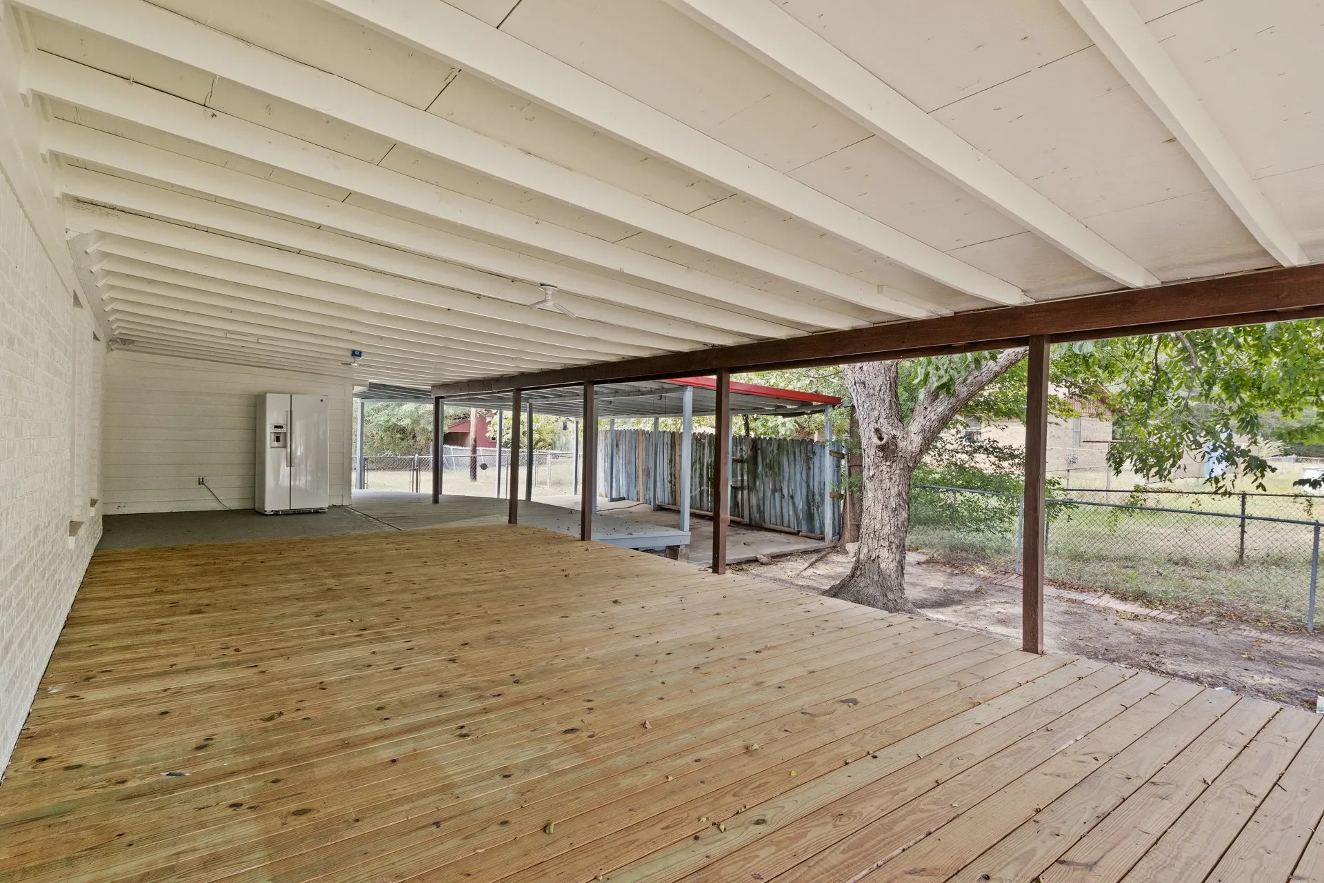 Single Family Residence For Sale in Morris County , 111 Walker Drive, Naples, Texas 75568, 4 Bedroom, 2 Bathroom, Garage spaces, 1,812 Sqft, built in 1955, mls#21370281, Real Estate Agent in Naples, Homes For Sale in Morris county, Homes For Sale in Naples, Realtor in Naples Texas, Real Estate Brokerage Independent Realty Texas, Luminita Cordes Realtor