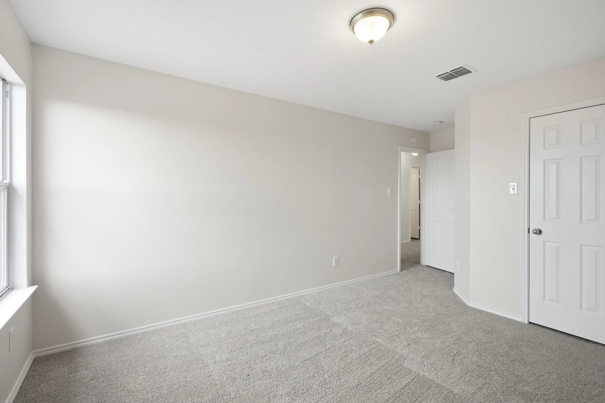 Single Family Residence For Sale in Dallas County , 1213 Spring Water Drive, Lancaster, Texas 75134, 4 Bedroom, 3 Bathroom, 2 Garage spaces, 2,676 Sqft, built in 2004, mls#21370330, Real Estate Agent in Lancaster, Homes For Sale in Dallas county, Homes For Sale in Lancaster, Realtor in Lancaster Texas, Real Estate Brokerage Independent Realty Texas, Luminita Cordes Realtor