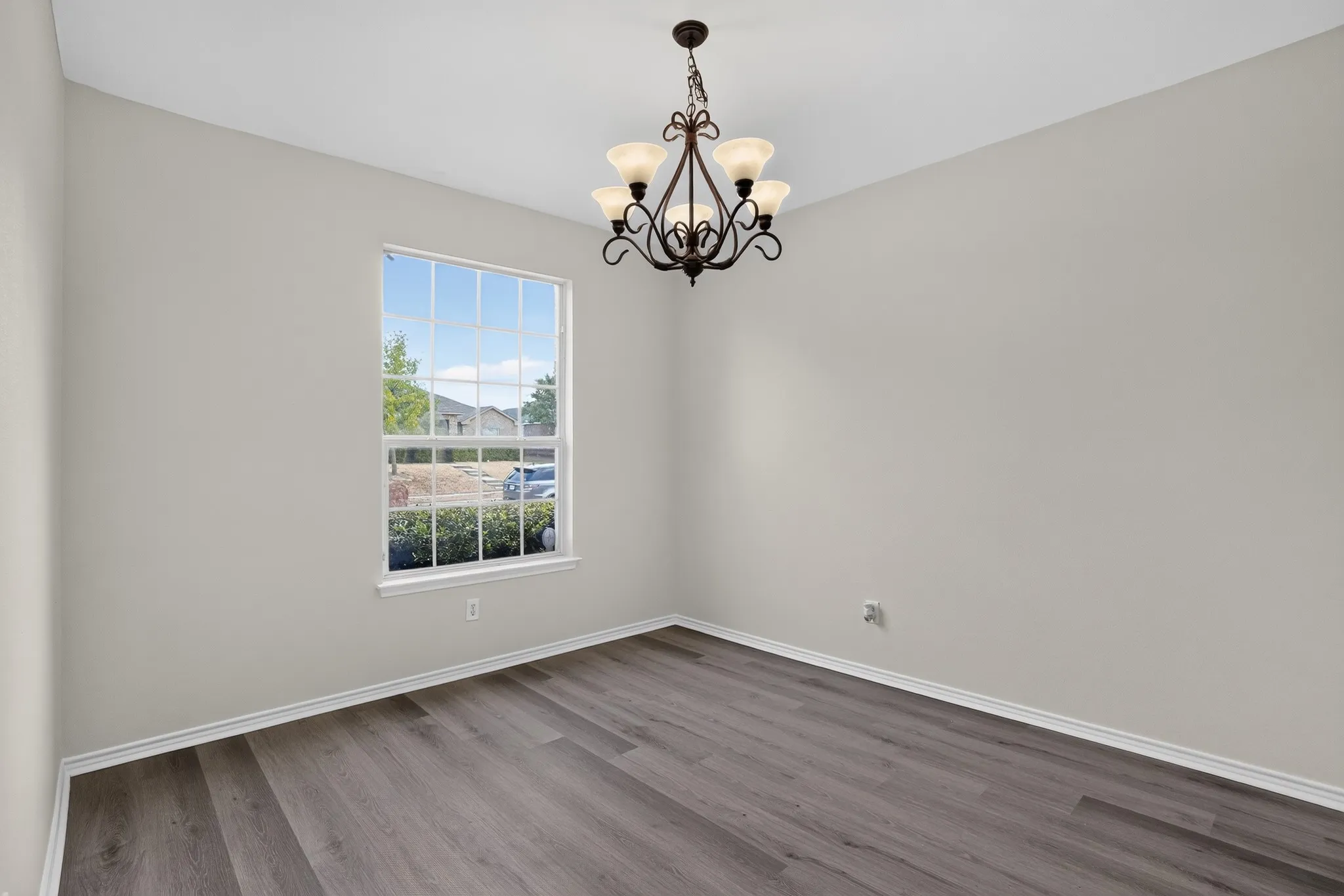 Single Family Residence For Sale in Dallas County , 1213 Spring Water Drive, Lancaster, Texas 75134, 4 Bedroom, 3 Bathroom, 2 Garage spaces, 2,676 Sqft, built in 2004, mls#21370330, Real Estate Agent in Lancaster, Homes For Sale in Dallas county, Homes For Sale in Lancaster, Realtor in Lancaster Texas, Real Estate Brokerage Independent Realty Texas, Luminita Cordes Realtor