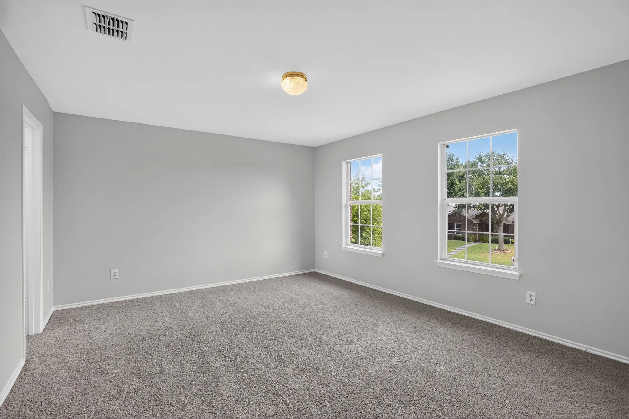 Single Family Residence For Sale in Dallas County , 1213 Spring Water Drive, Lancaster, Texas 75134, 4 Bedroom, 3 Bathroom, 2 Garage spaces, 2,676 Sqft, built in 2004, mls#21370330, Real Estate Agent in Lancaster, Homes For Sale in Dallas county, Homes For Sale in Lancaster, Realtor in Lancaster Texas, Real Estate Brokerage Independent Realty Texas, Luminita Cordes Realtor