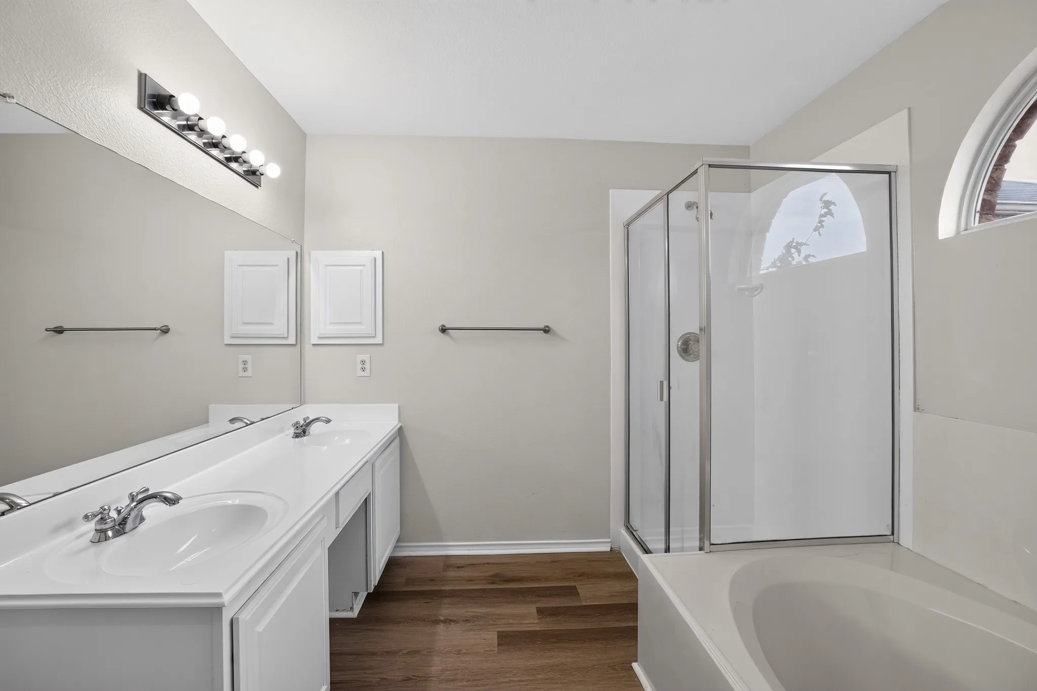 Single Family Residence For Sale in Dallas County , 1213 Spring Water Drive, Lancaster, Texas 75134, 4 Bedroom, 3 Bathroom, 2 Garage spaces, 2,676 Sqft, built in 2004, mls#21370330, Real Estate Agent in Lancaster, Homes For Sale in Dallas county, Homes For Sale in Lancaster, Realtor in Lancaster Texas, Real Estate Brokerage Independent Realty Texas, Luminita Cordes Realtor