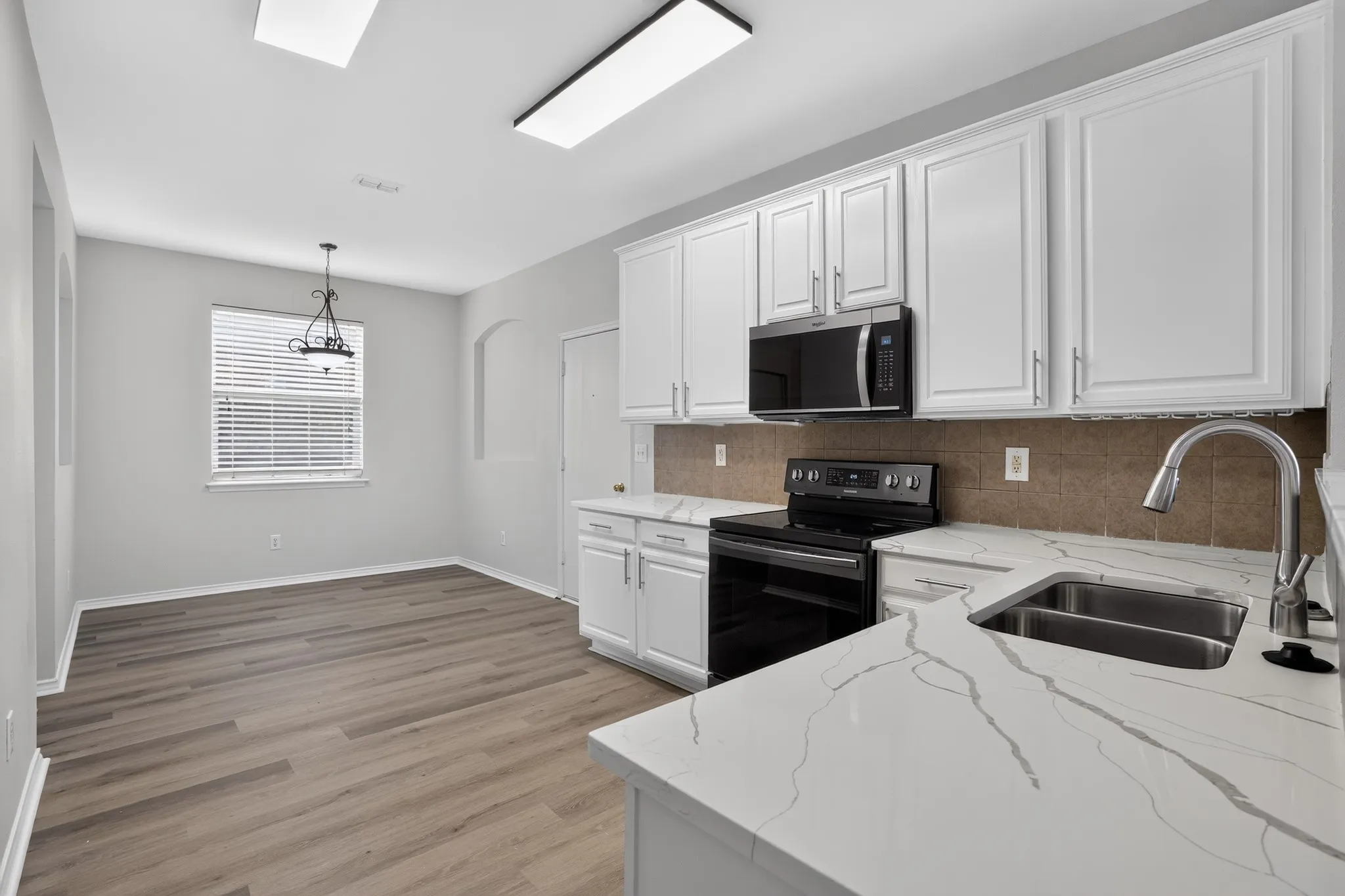 Single Family Residence For Sale in Dallas County , 1213 Spring Water Drive, Lancaster, Texas 75134, 4 Bedroom, 3 Bathroom, 2 Garage spaces, 2,676 Sqft, built in 2004, mls#21370330, Real Estate Agent in Lancaster, Homes For Sale in Dallas county, Homes For Sale in Lancaster, Realtor in Lancaster Texas, Real Estate Brokerage Independent Realty Texas, Luminita Cordes Realtor