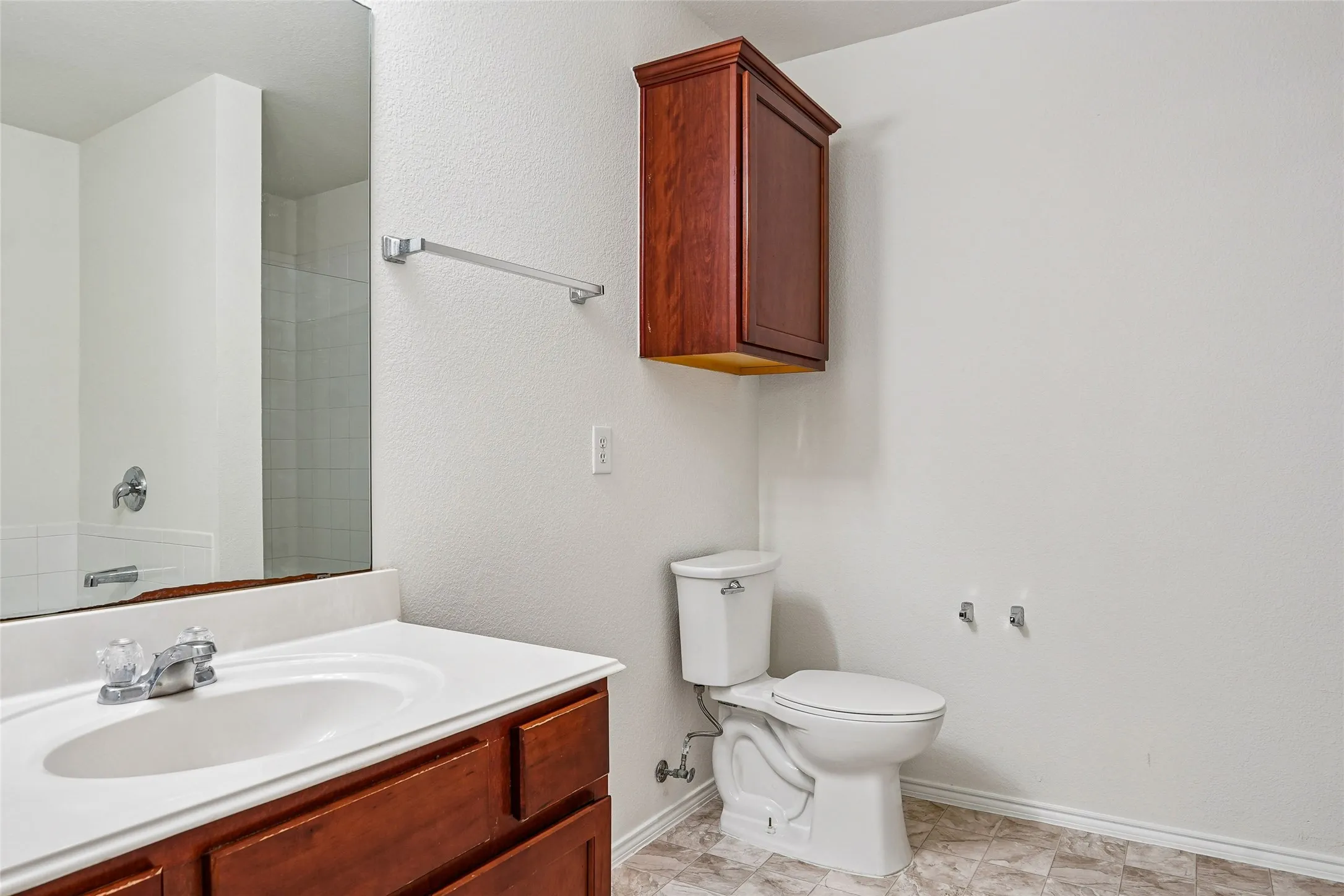 Single Family Residence For Sale in Denton County , 1307 Eagles Nest Trail, Krum, Texas 76249, 4 Bedroom, 2 Bathroom, 2 Garage spaces, 2,037 Sqft, built in 2007, mls#21370283, Real Estate Agent in Krum, Homes For Sale in Denton county, Homes For Sale in Krum, Realtor in Krum Texas, Real Estate Brokerage Independent Realty Texas, Luminita Cordes Realtor