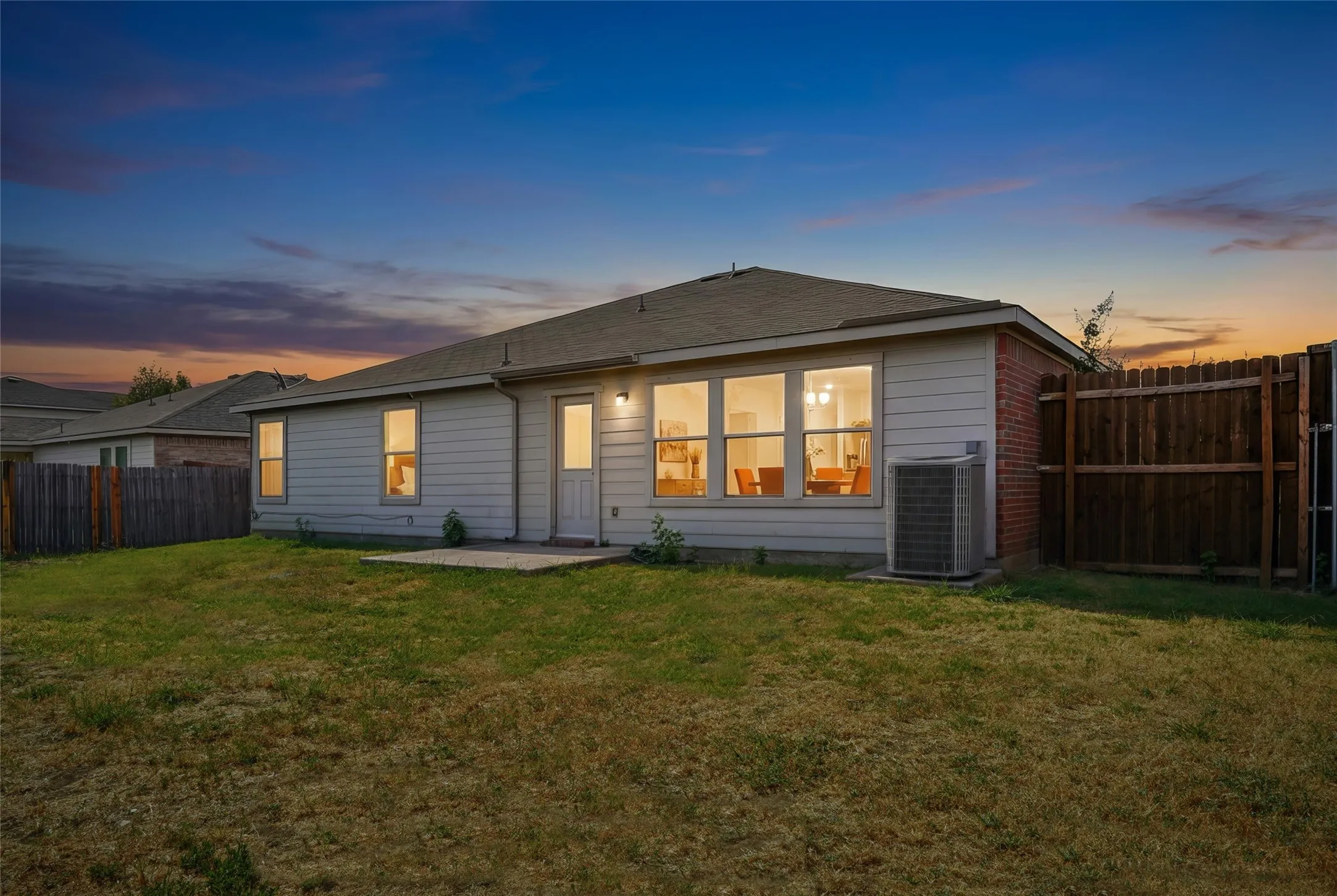 Single Family Residence For Sale in Denton County , 1307 Eagles Nest Trail, Krum, Texas 76249, 4 Bedroom, 2 Bathroom, 2 Garage spaces, 2,037 Sqft, built in 2007, mls#21370283, Real Estate Agent in Krum, Homes For Sale in Denton county, Homes For Sale in Krum, Realtor in Krum Texas, Real Estate Brokerage Independent Realty Texas, Luminita Cordes Realtor