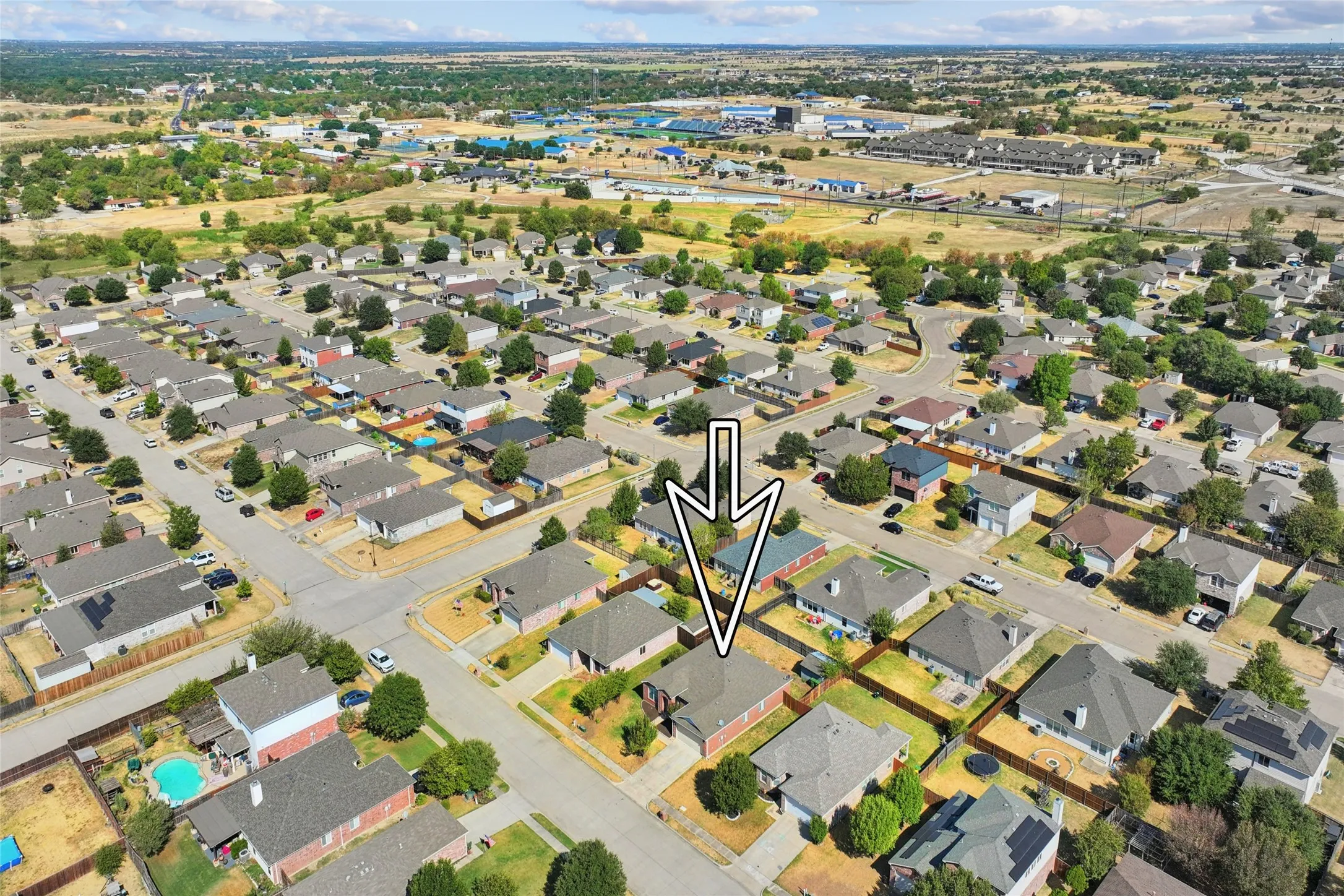 Single Family Residence For Sale in Denton County , 1307 Eagles Nest Trail, Krum, Texas 76249, 4 Bedroom, 2 Bathroom, 2 Garage spaces, 2,037 Sqft, built in 2007, mls#21370283, Real Estate Agent in Krum, Homes For Sale in Denton county, Homes For Sale in Krum, Realtor in Krum Texas, Real Estate Brokerage Independent Realty Texas, Luminita Cordes Realtor