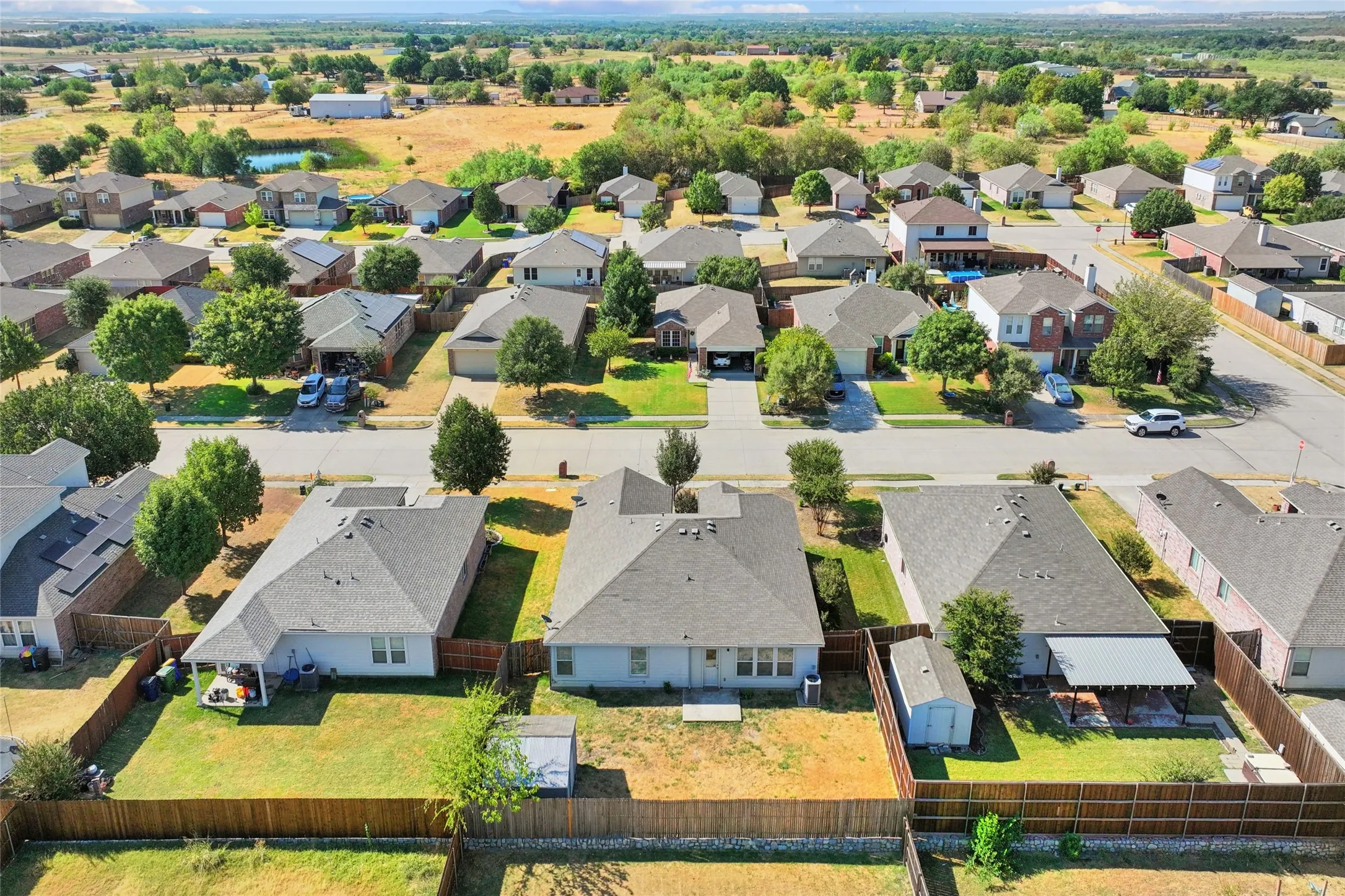 Single Family Residence For Sale in Denton County , 1307 Eagles Nest Trail, Krum, Texas 76249, 4 Bedroom, 2 Bathroom, 2 Garage spaces, 2,037 Sqft, built in 2007, mls#21370283, Real Estate Agent in Krum, Homes For Sale in Denton county, Homes For Sale in Krum, Realtor in Krum Texas, Real Estate Brokerage Independent Realty Texas, Luminita Cordes Realtor