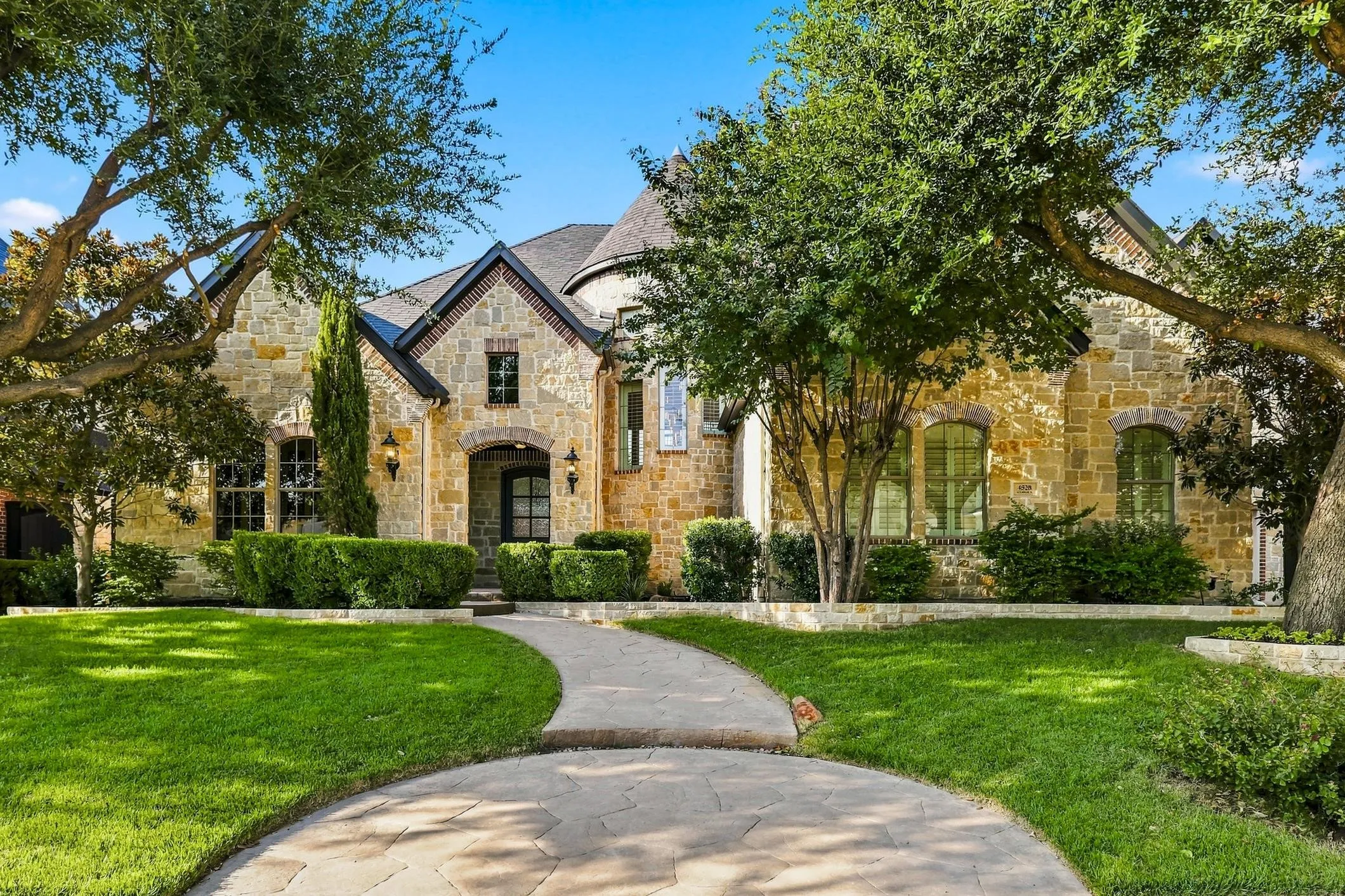 Single Family Residence For Sale in Denton County , 4528 Warwick Lane, Frisco, Texas 75034, 5 Bedroom, 5 Bathroom, 3 Garage spaces, 5,322 Sqft, built in 2005, mls#21361304, Real Estate Agent in Frisco, Homes For Sale in Denton county, Homes For Sale in Frisco, Realtor in Frisco Texas, Real Estate Brokerage Independent Realty Texas, Luminita Cordes Realtor